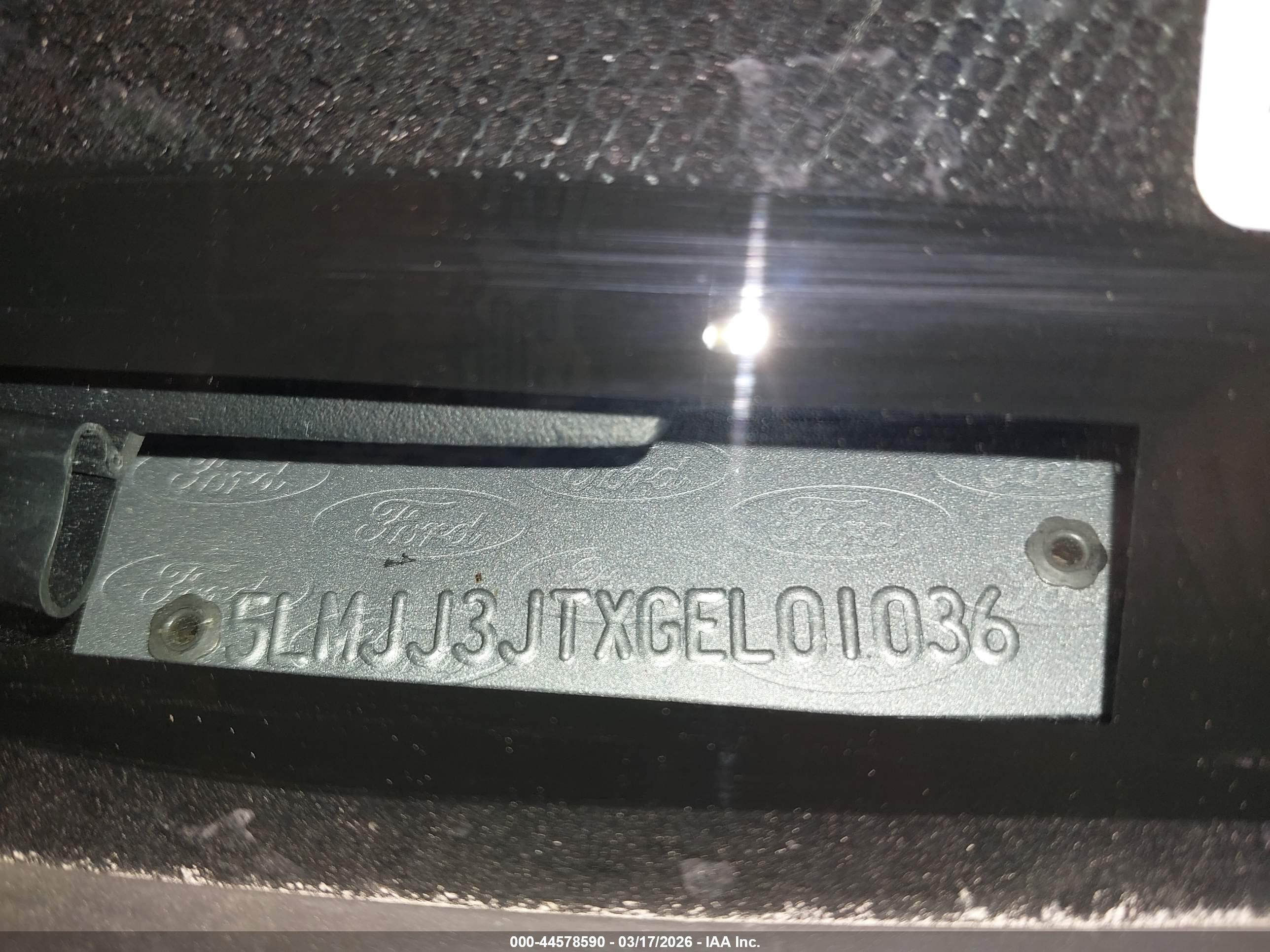 LINCOLN NAVIGATOR image 9