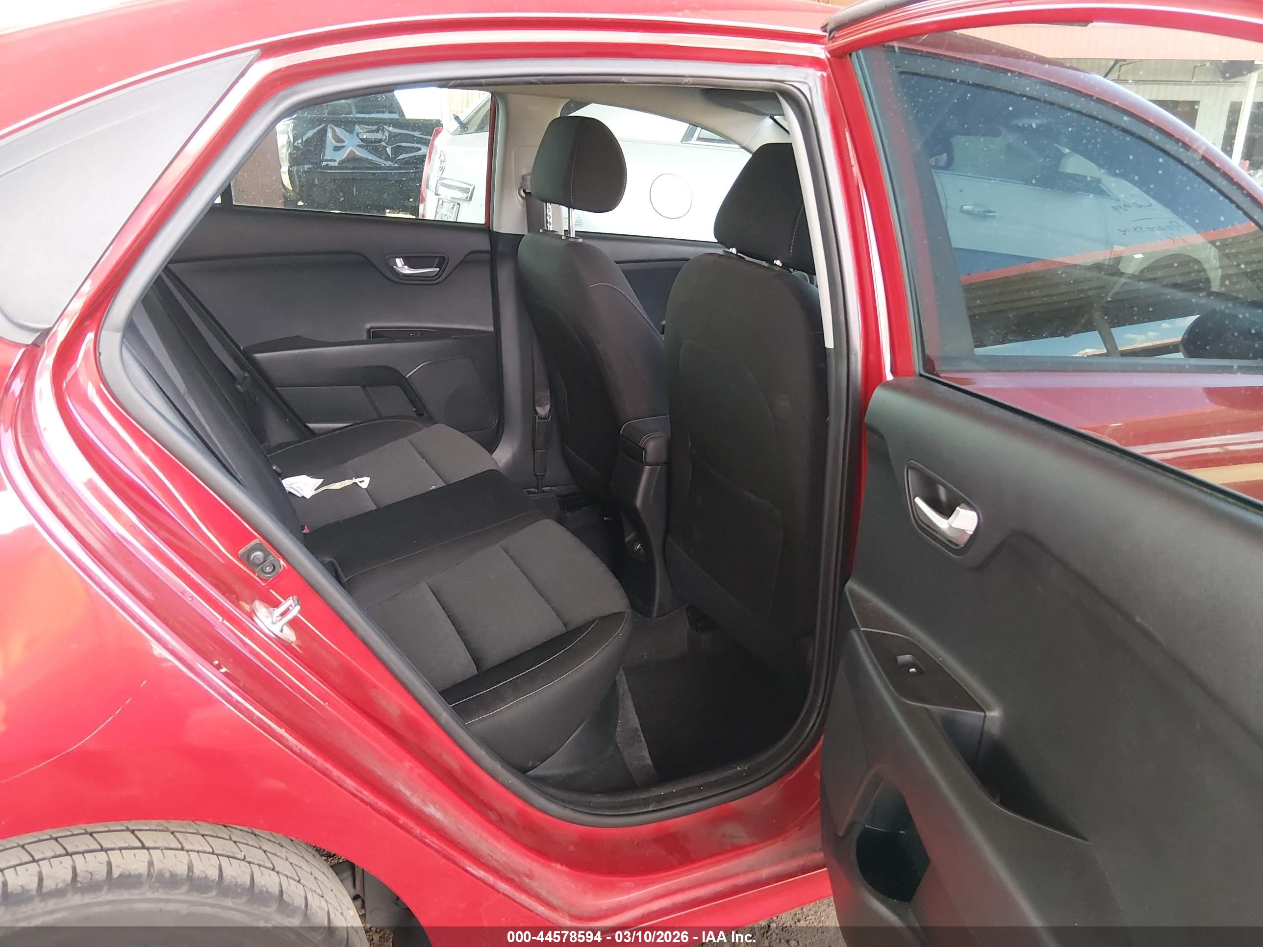 KIA RIO image 8