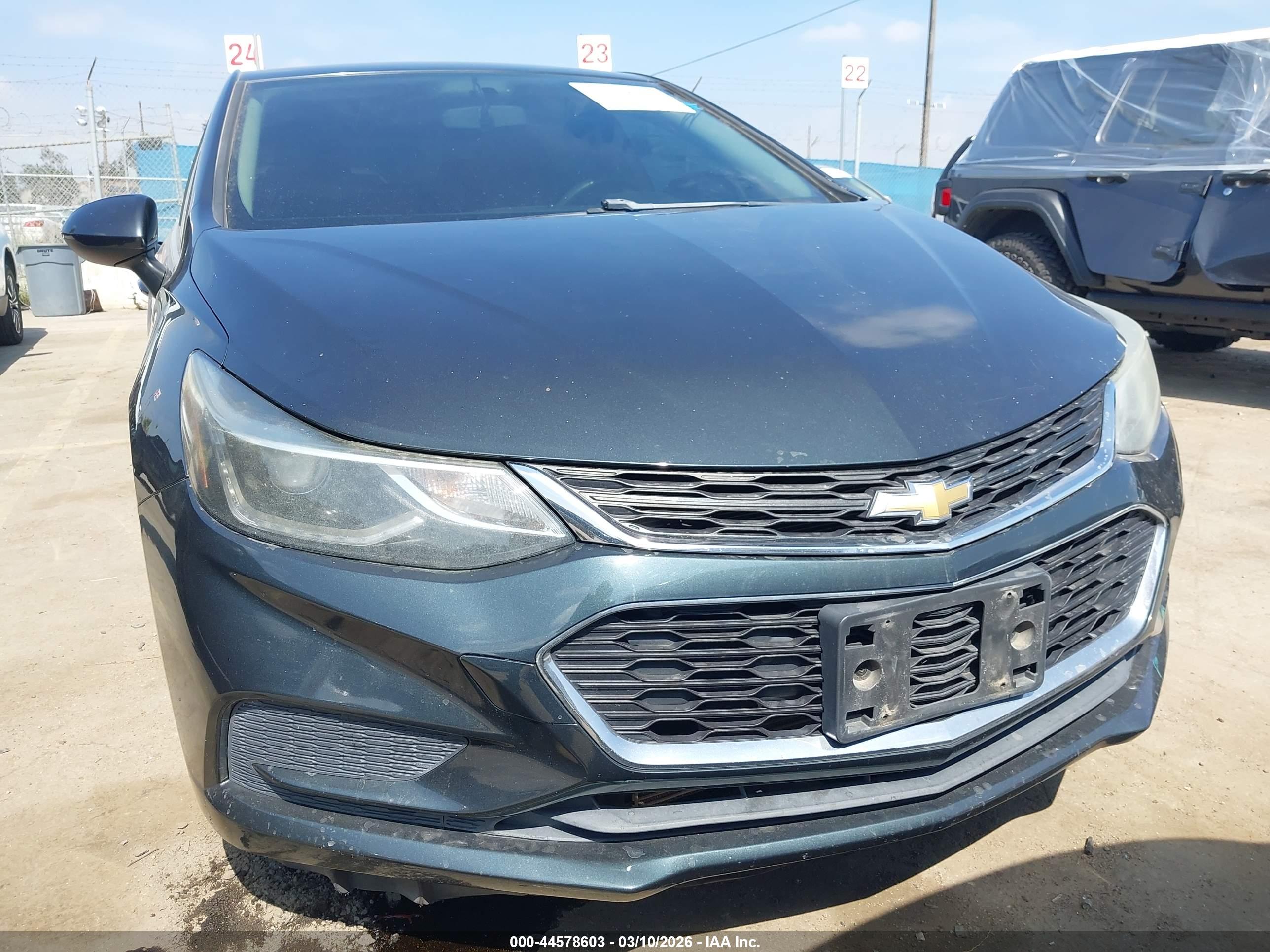 CHEVROLET CRUZE image 6