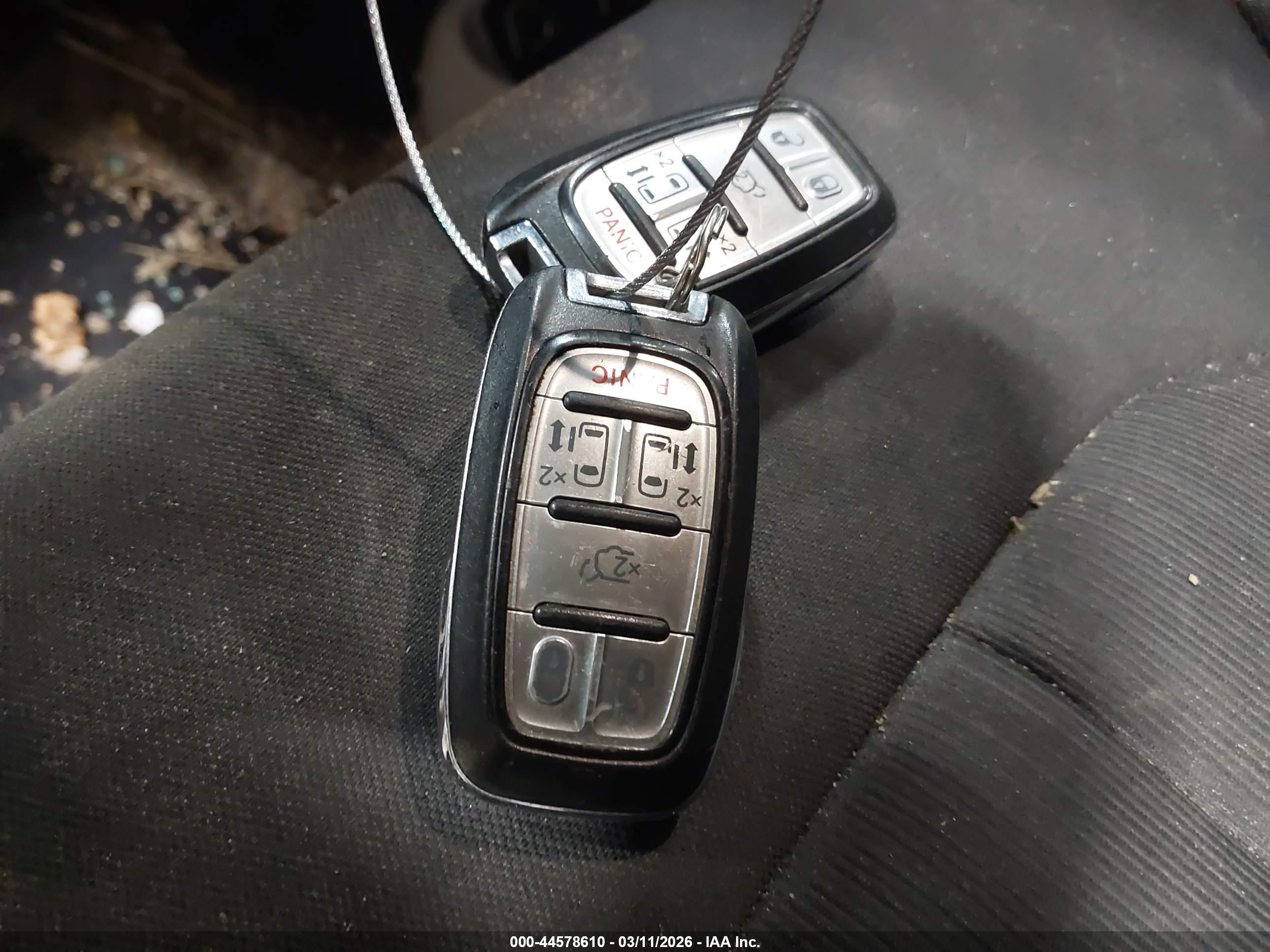 CHRYSLER PACIFICA image 11