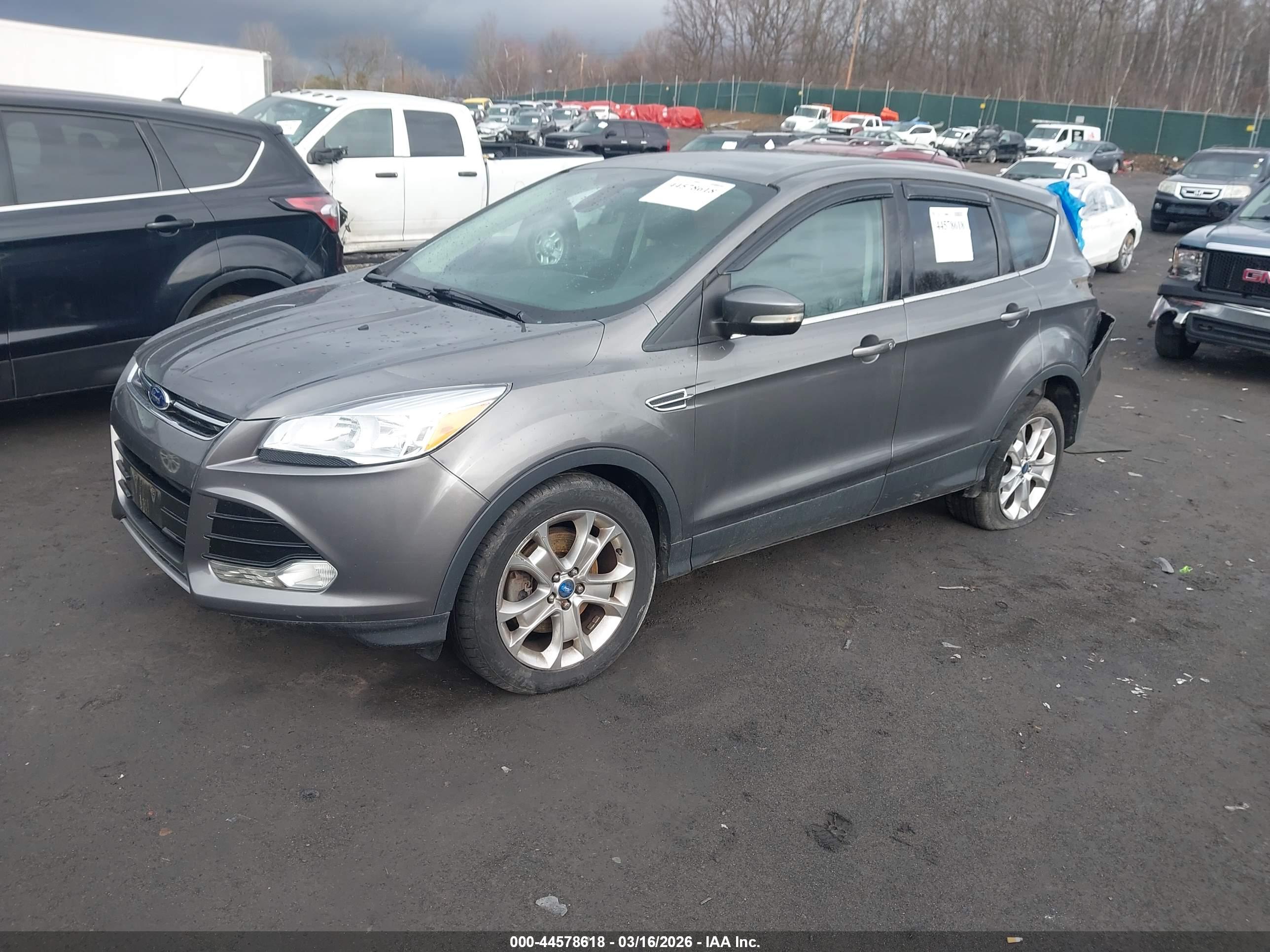 FORD ESCAPE image 2