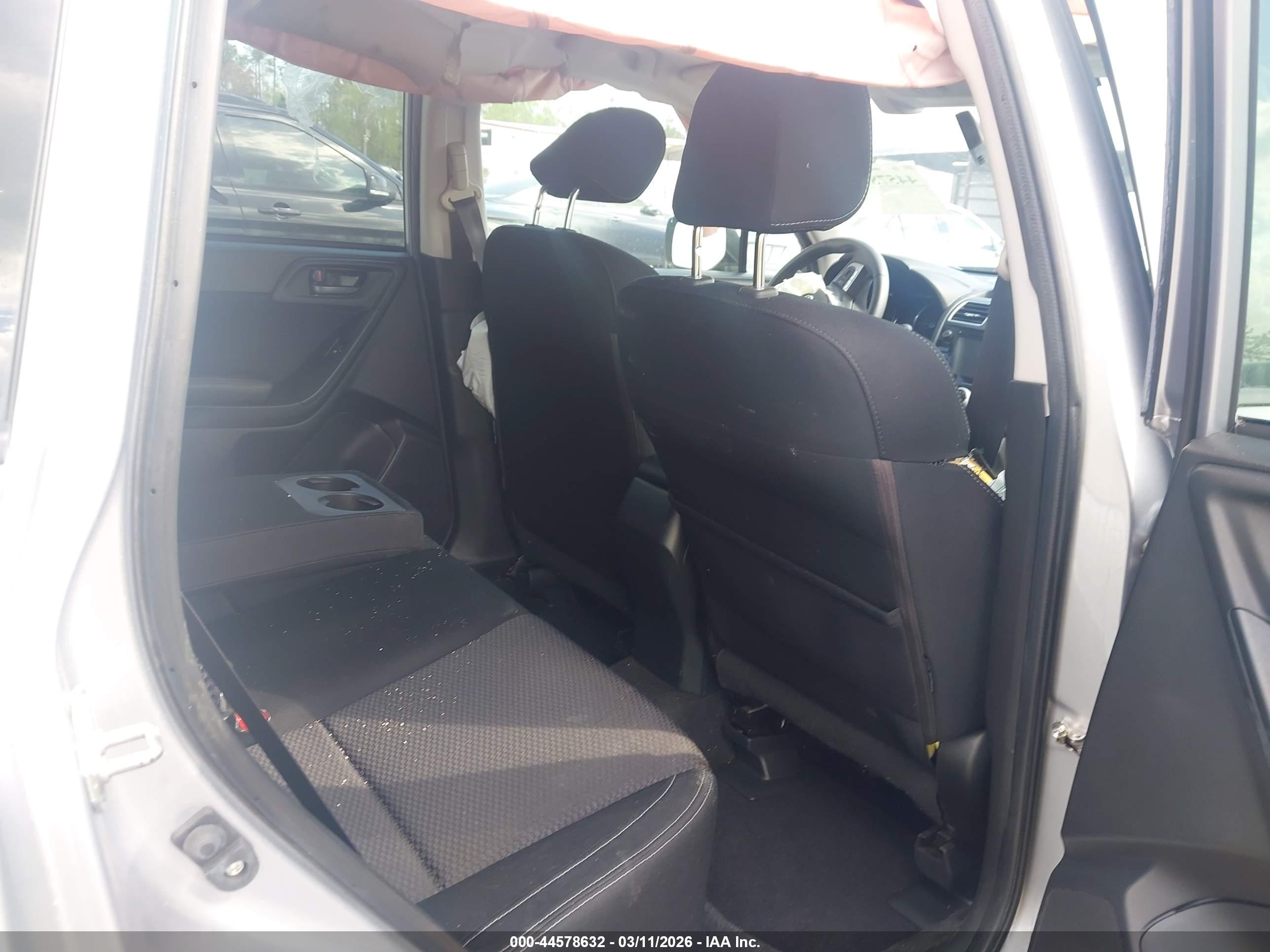 SUBARU FORESTER image 8