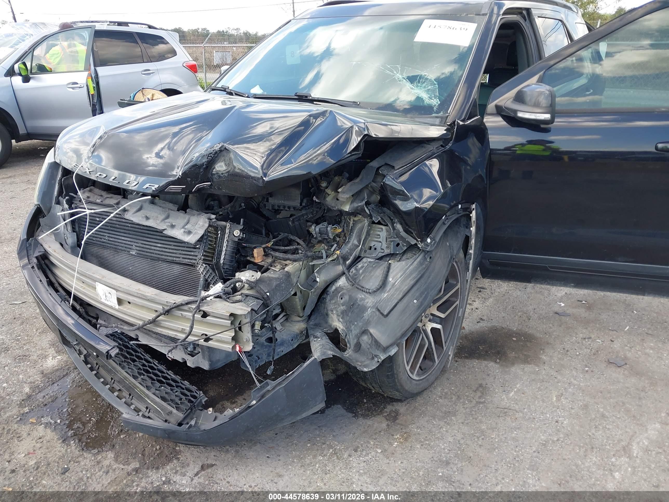 FORD EXPLORER image 6