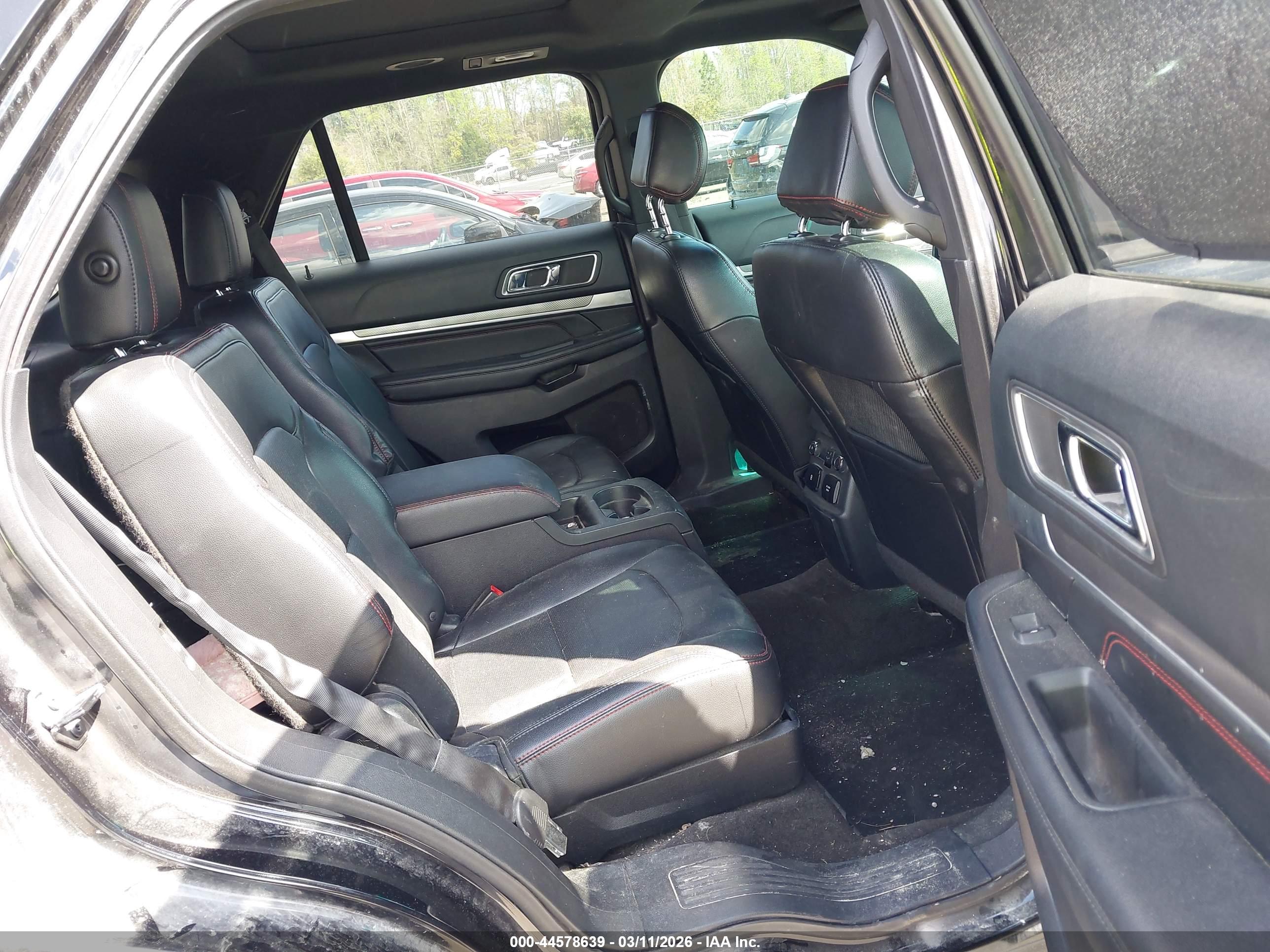 FORD EXPLORER image 8