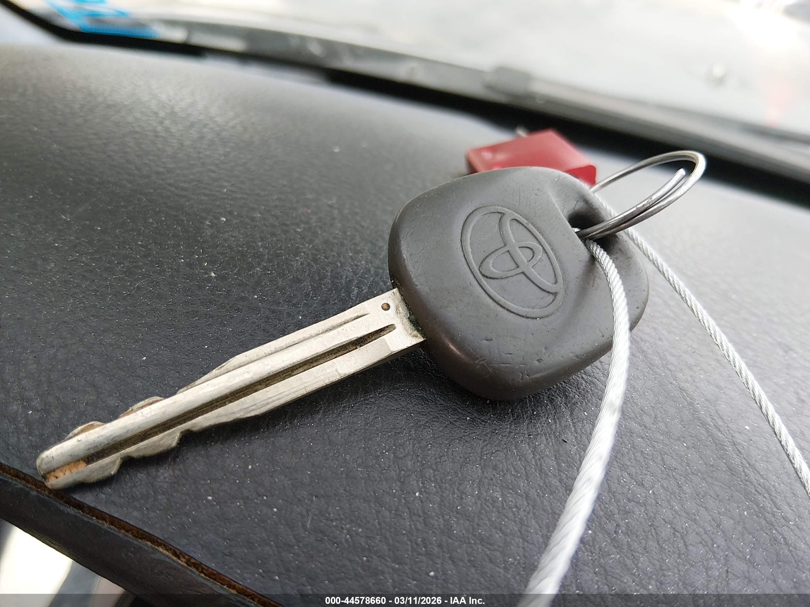 TOYOTA 4RUNNER image 11