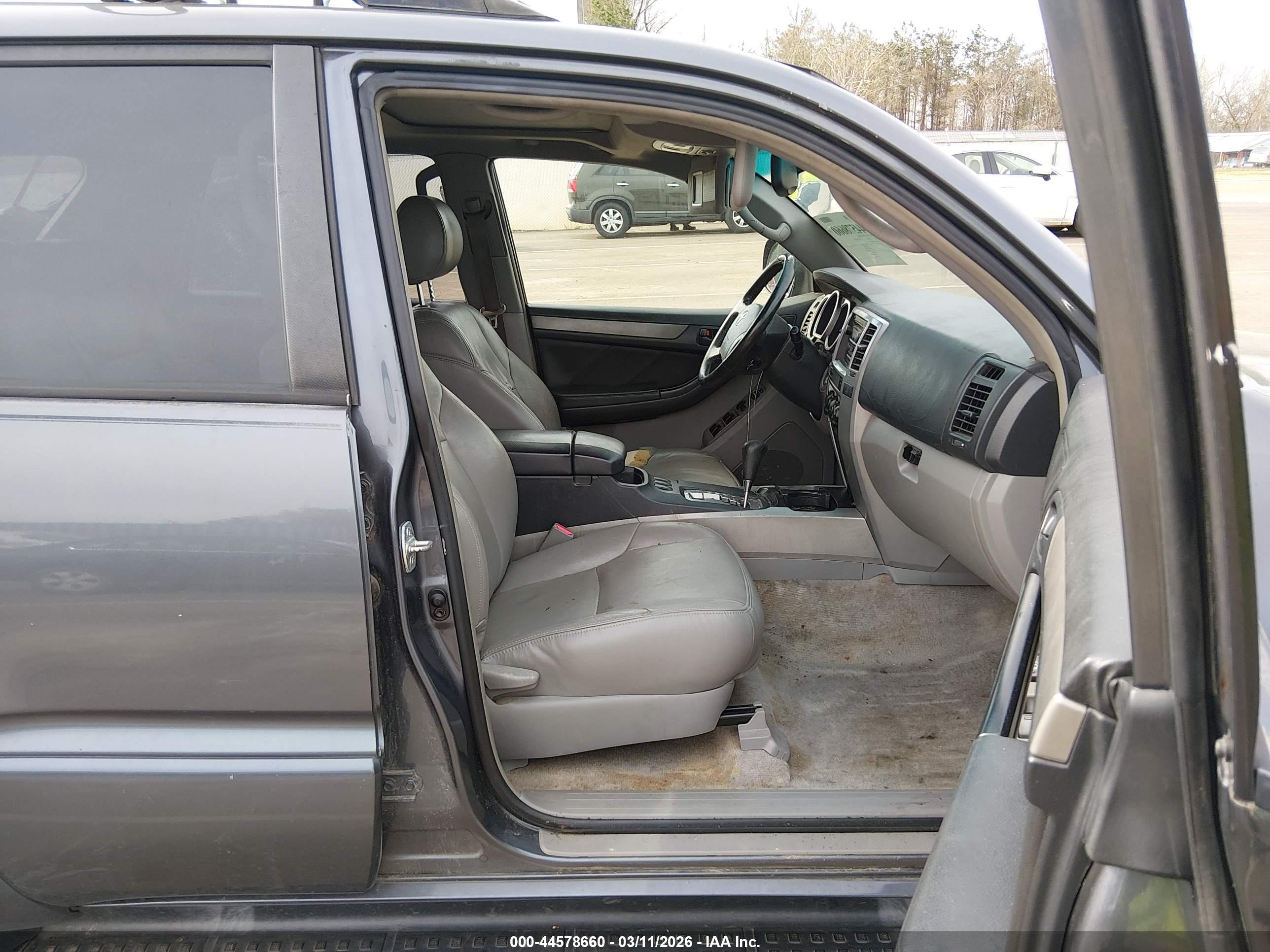 TOYOTA 4RUNNER image 5