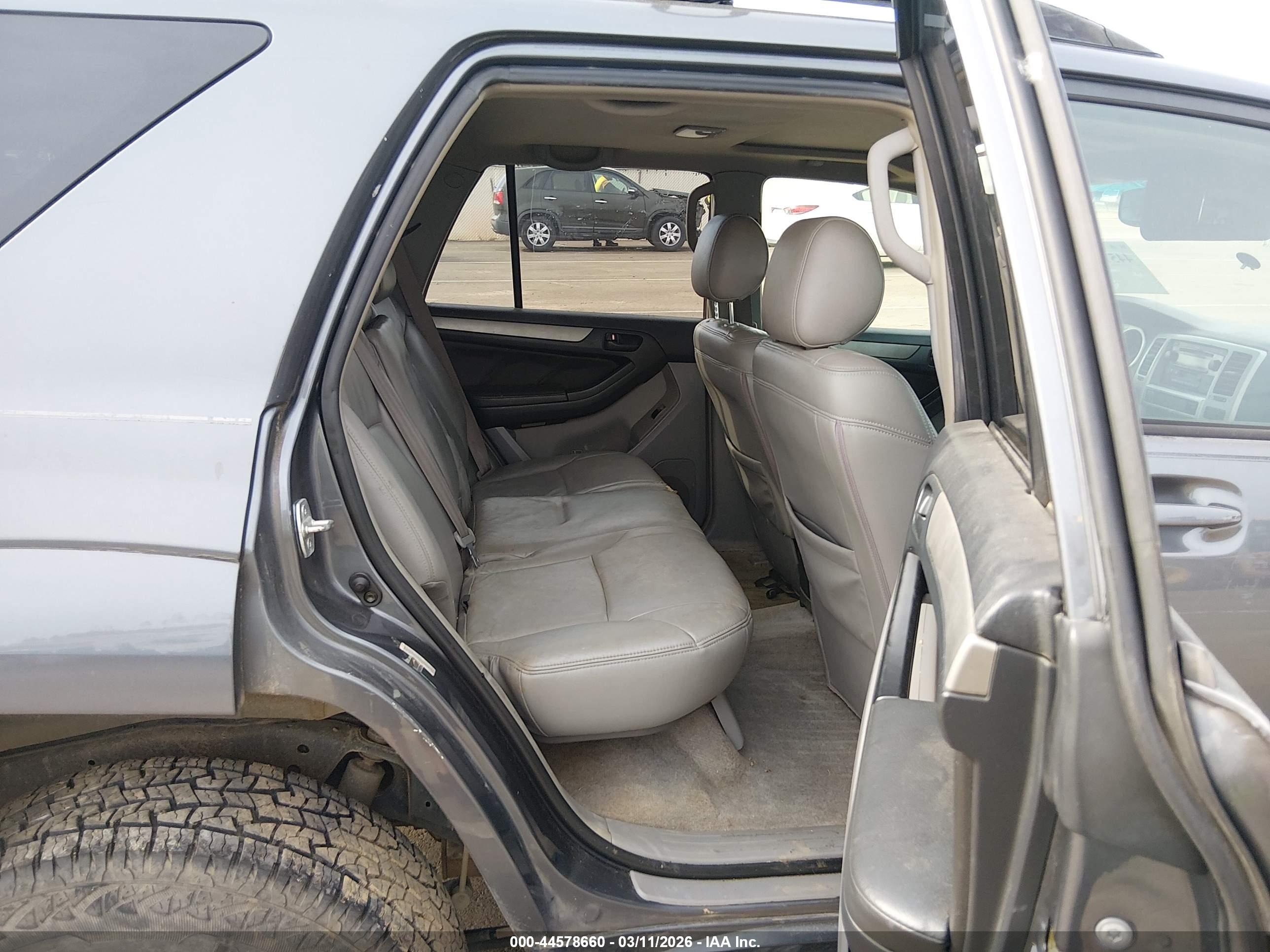 TOYOTA 4RUNNER image 8