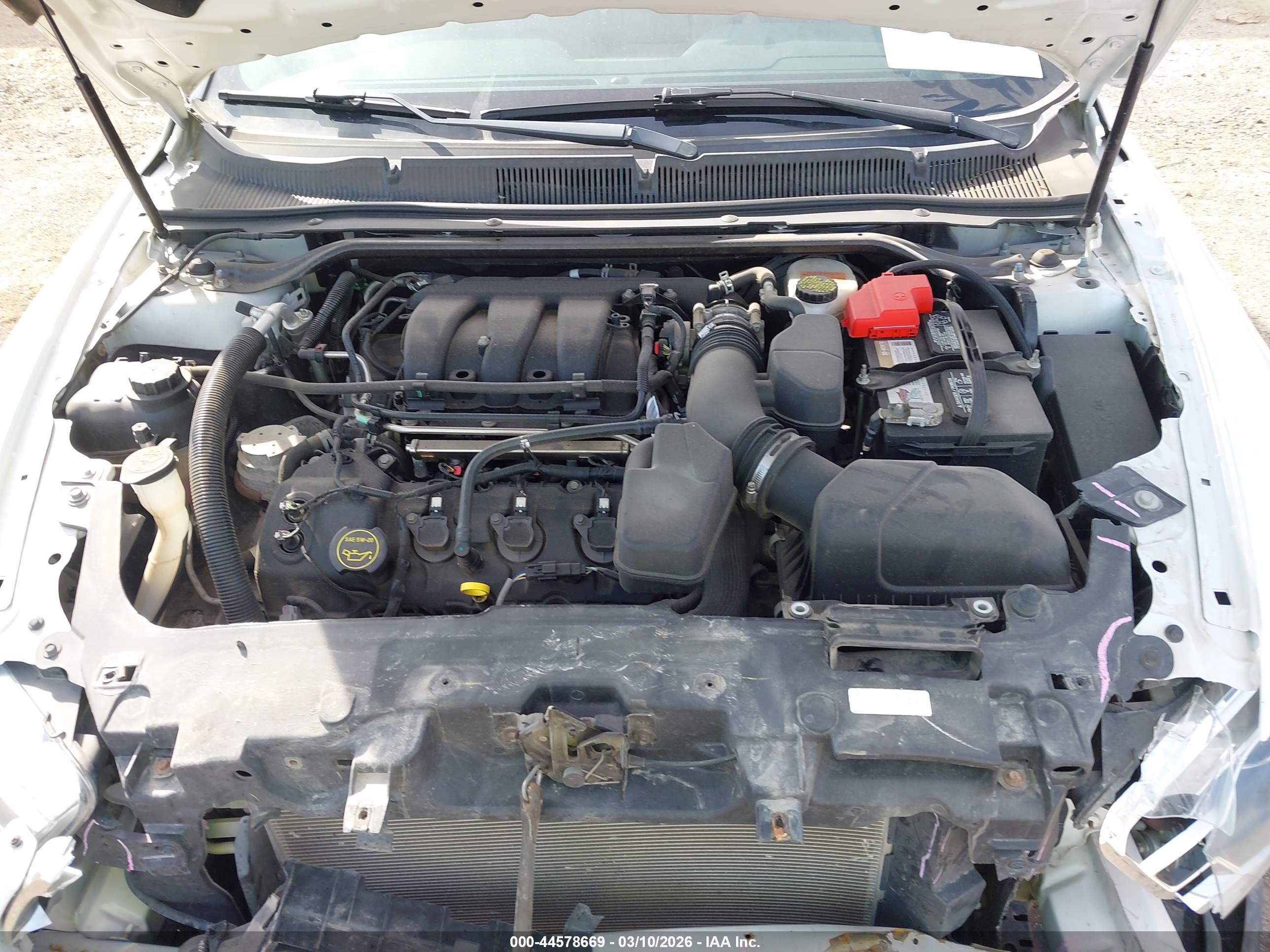 FORD TAURUS image 10