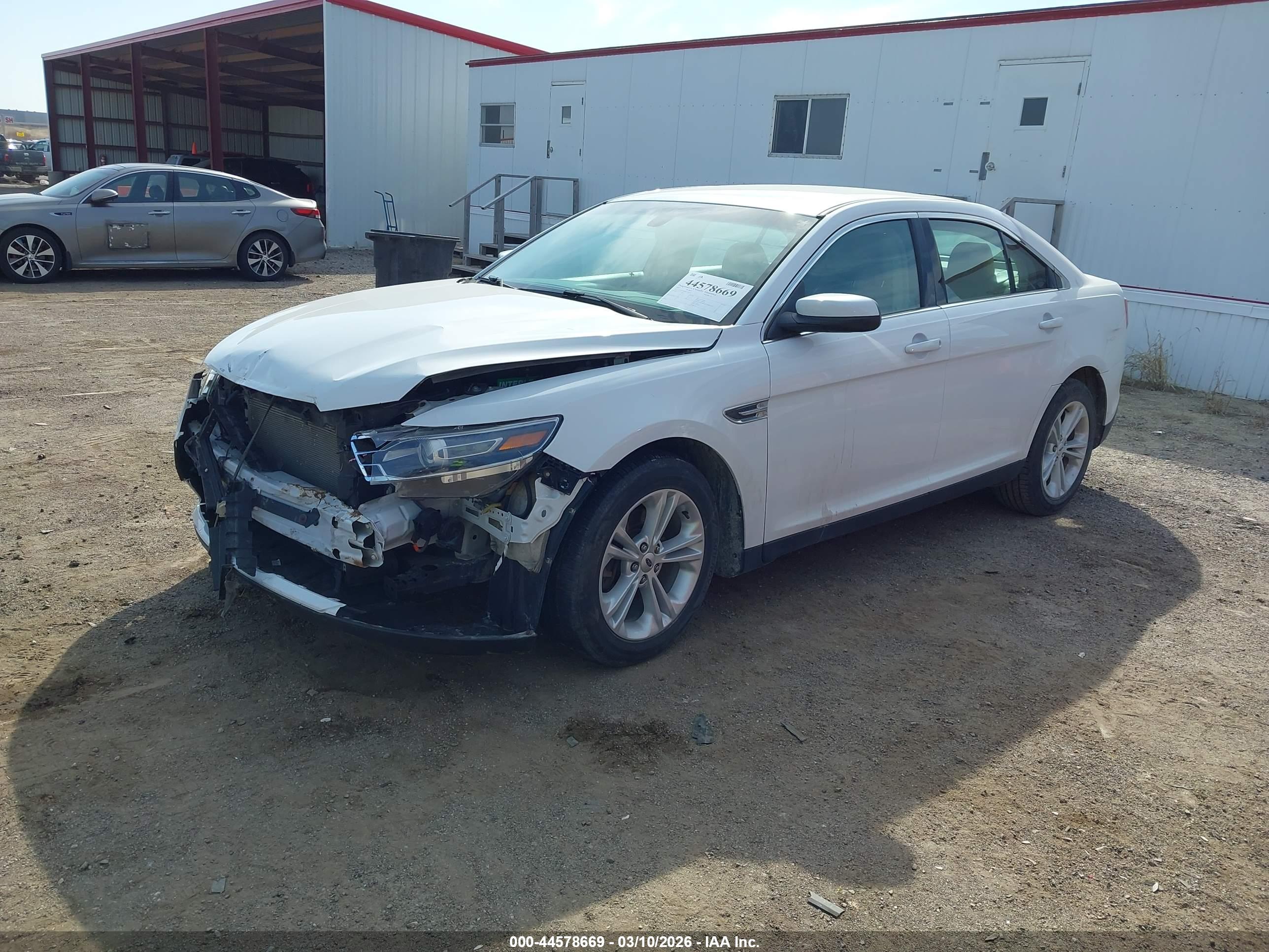 FORD TAURUS image 2