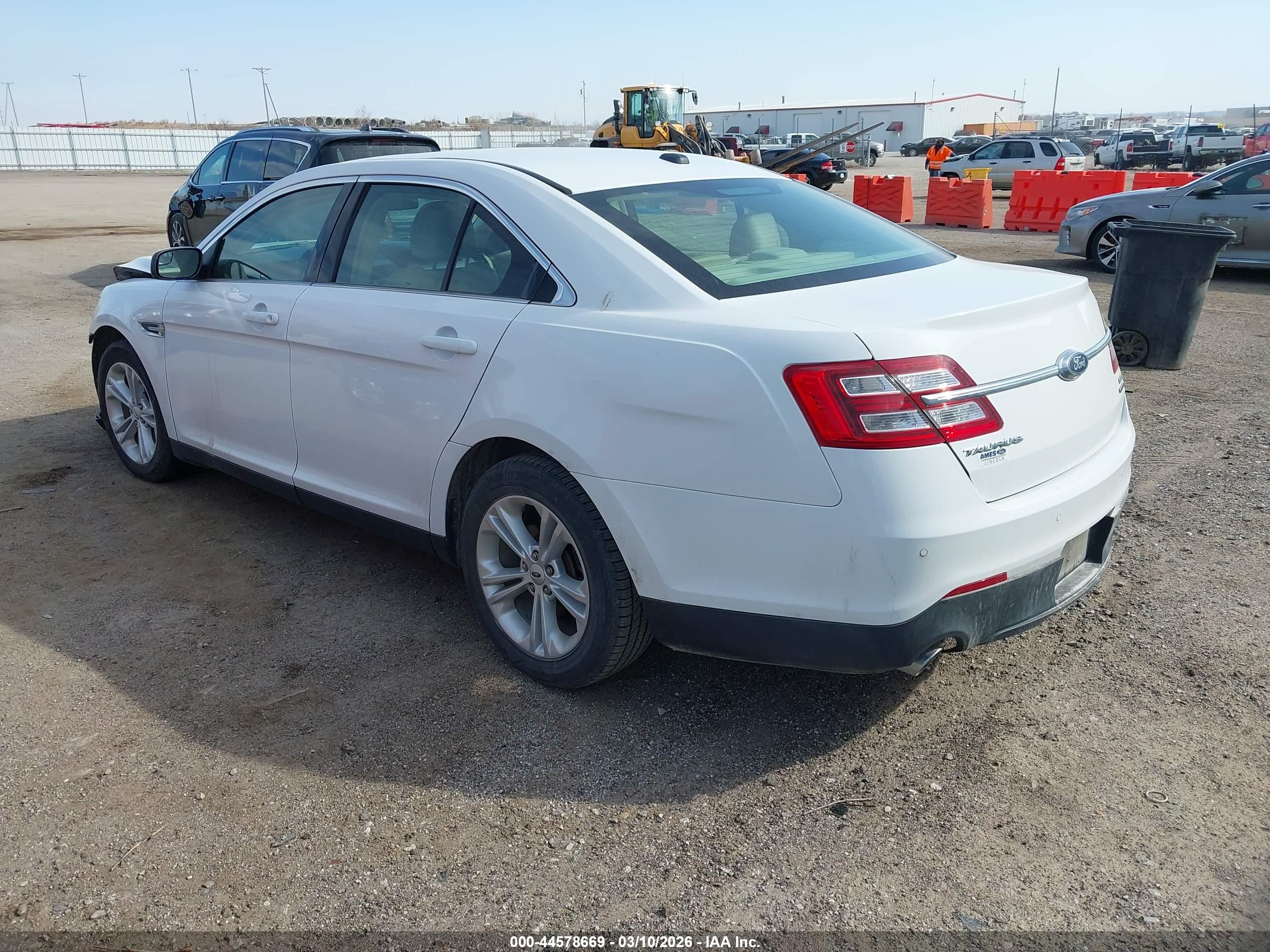 FORD TAURUS image 3