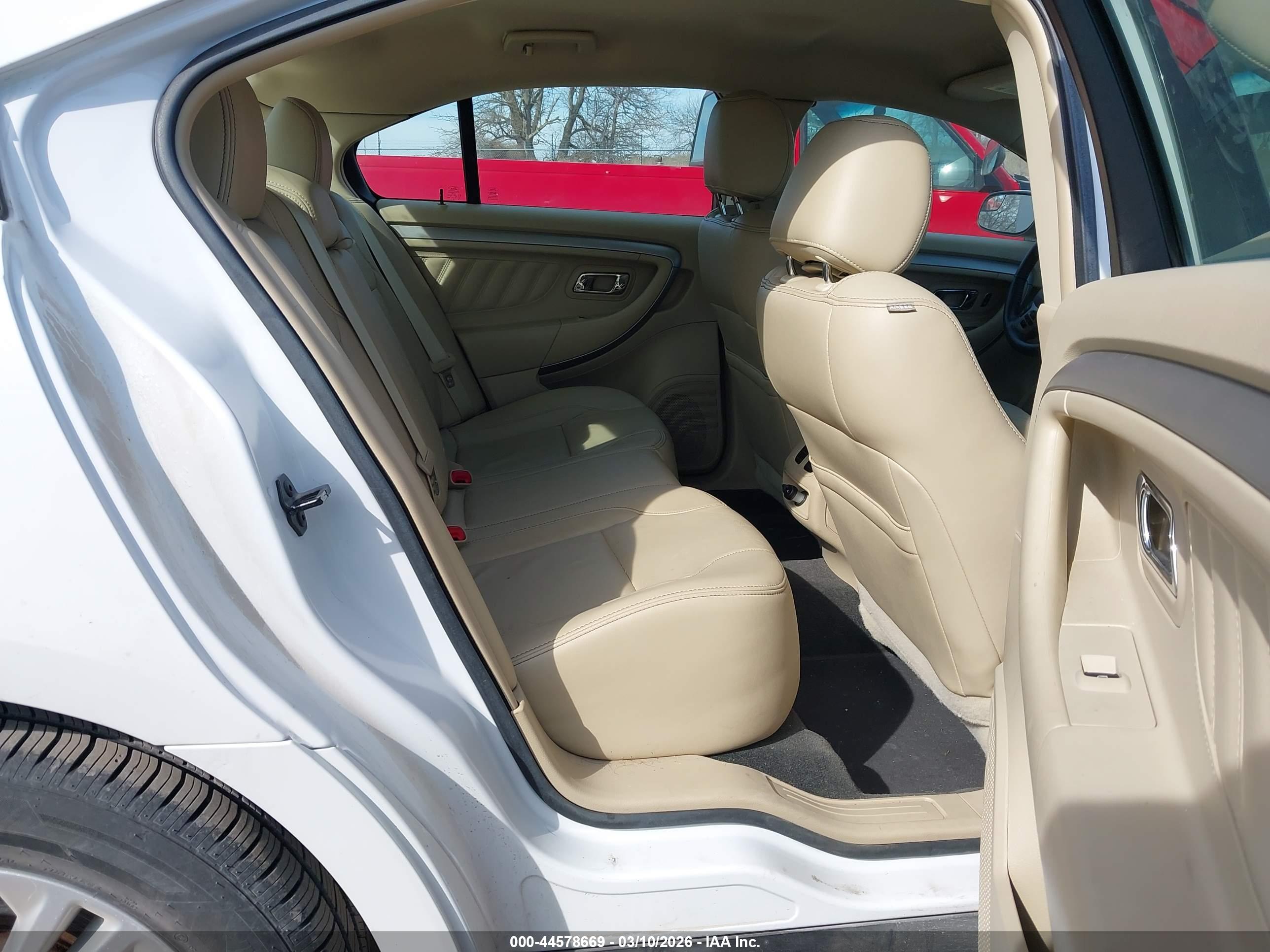 FORD TAURUS image 8