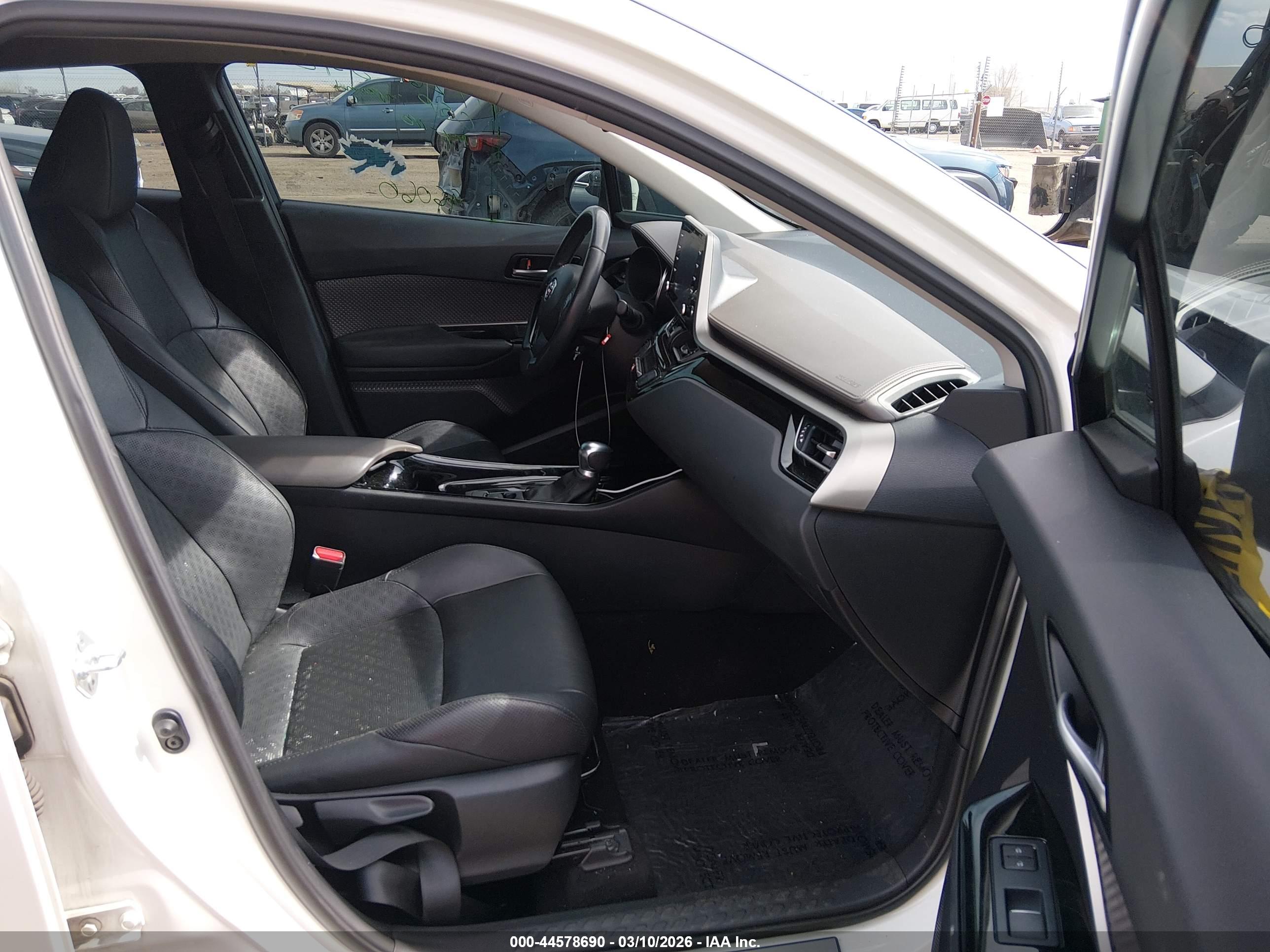 TOYOTA C-HR image 5