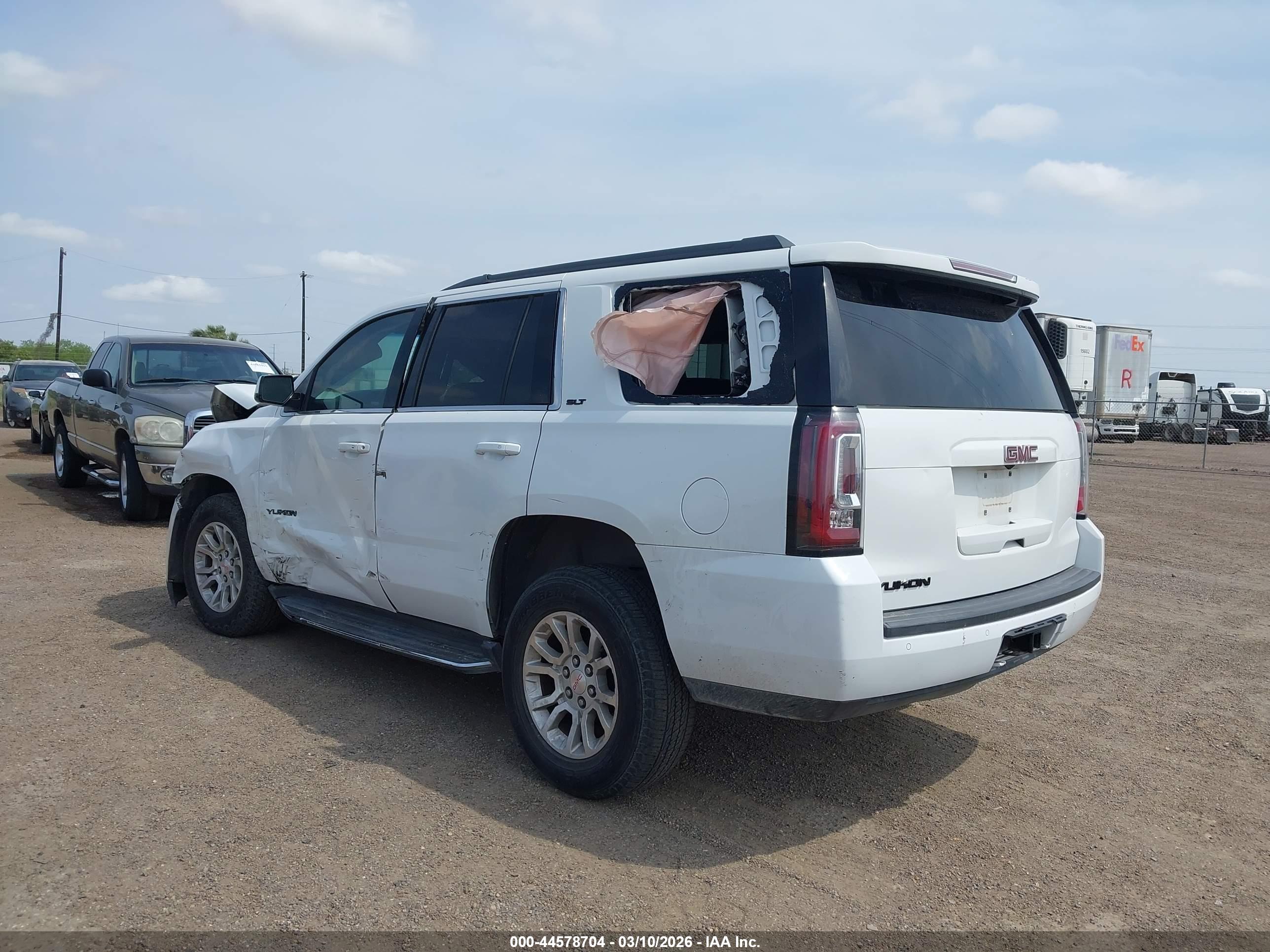 GMC YUKON image 3