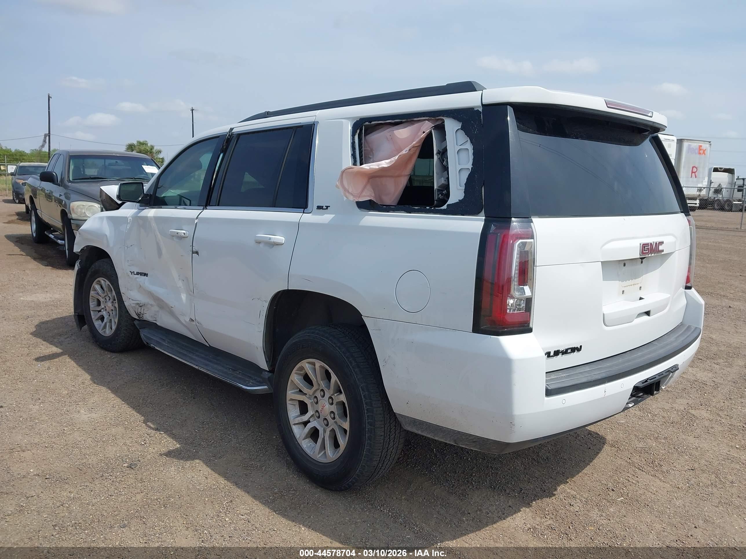 GMC YUKON image 6
