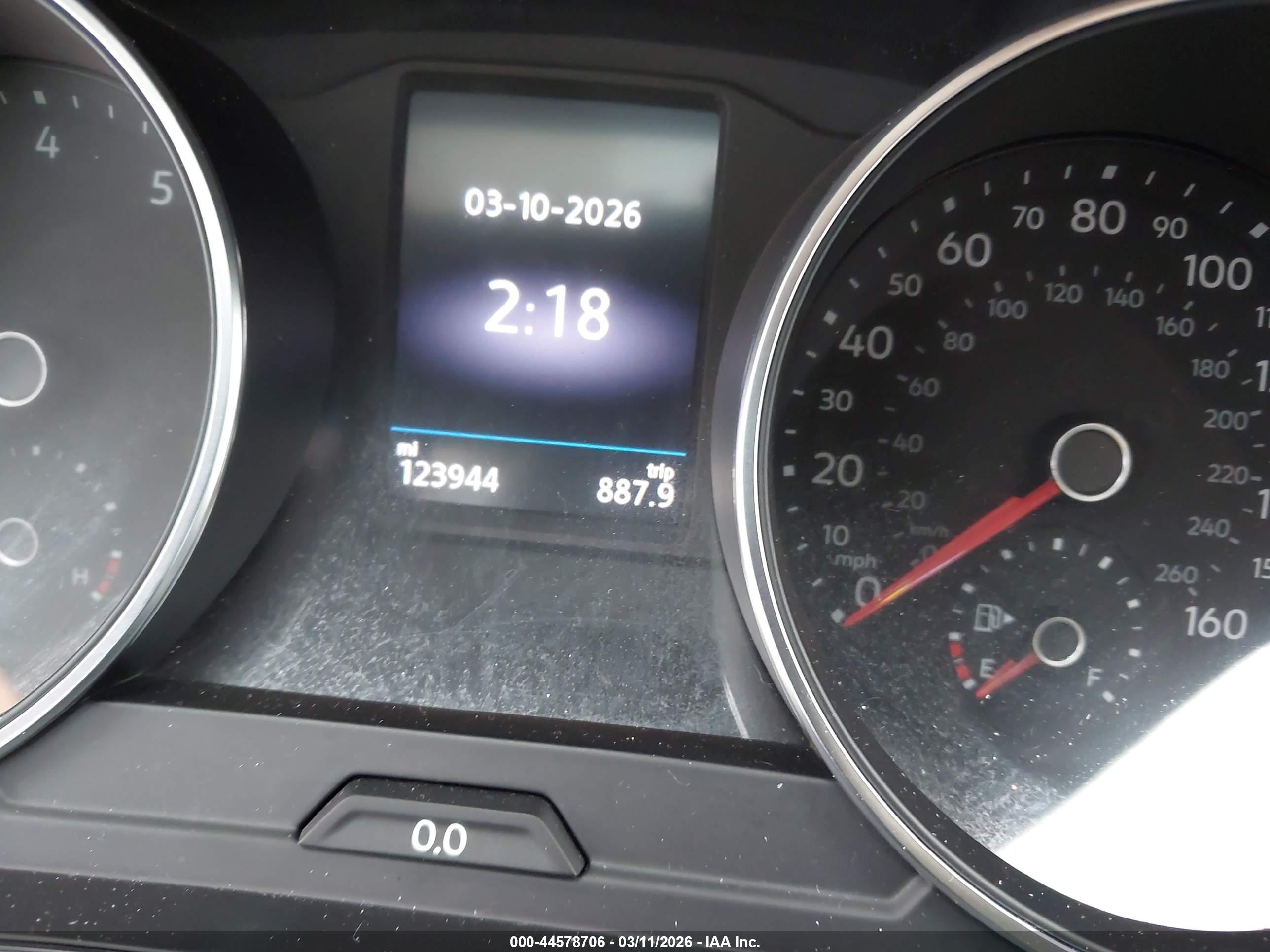 VOLKSWAGEN TIGUAN image 7