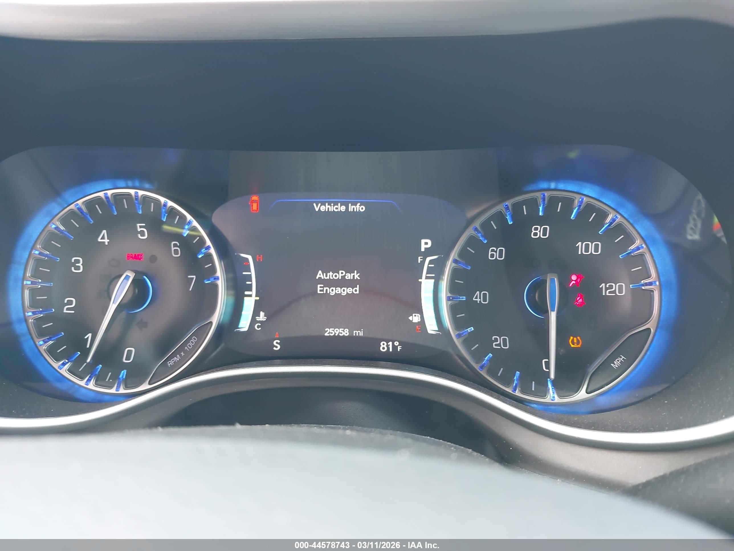 CHRYSLER PACIFICA image 7
