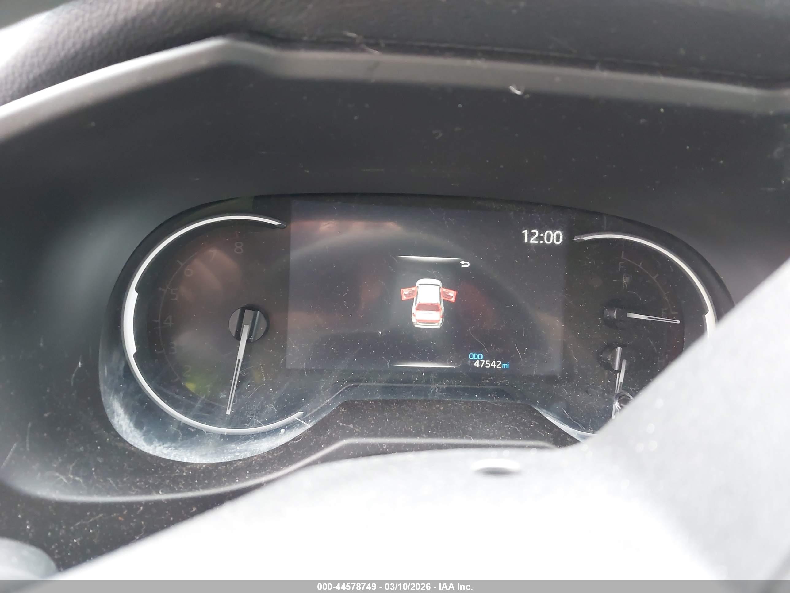 TOYOTA RAV4 image 7