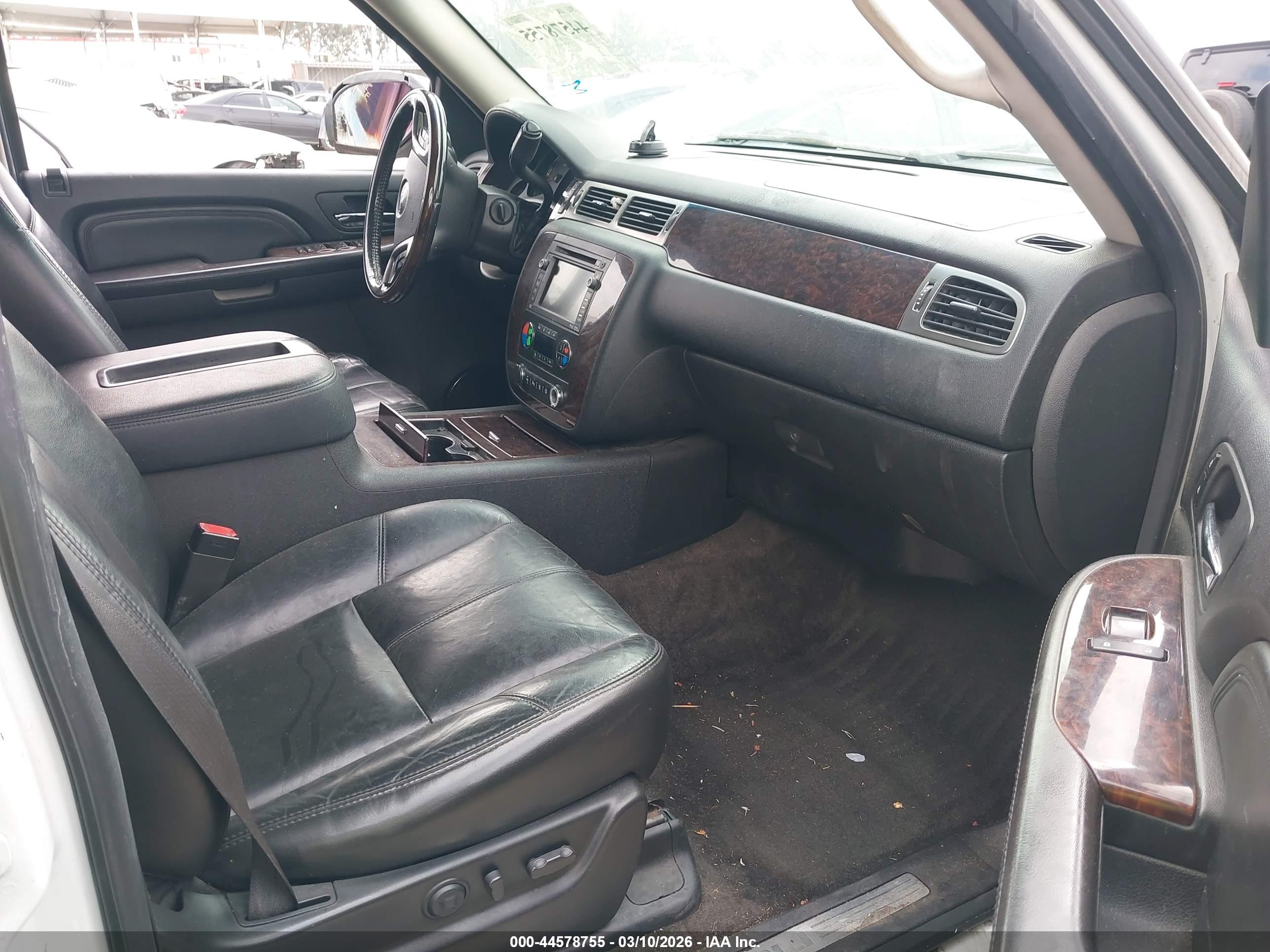 GMC YUKON image 5