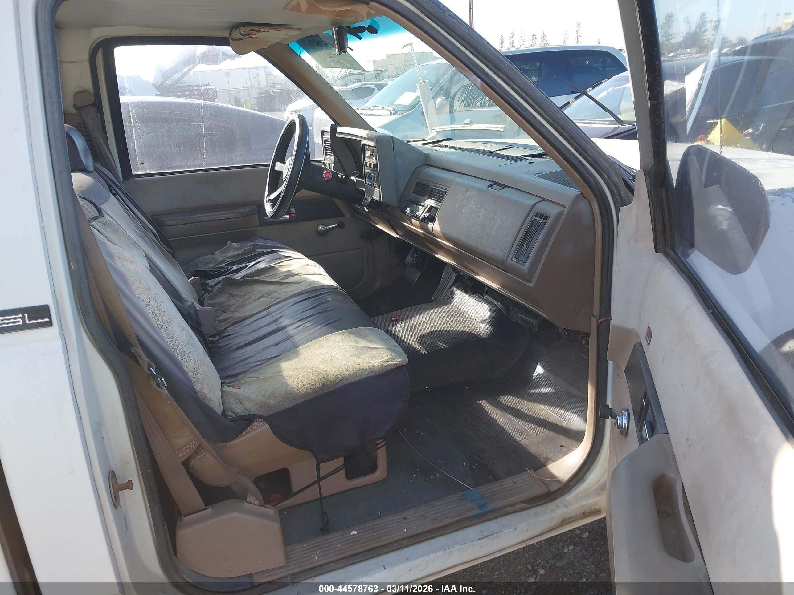 GMC SIERRA image 5