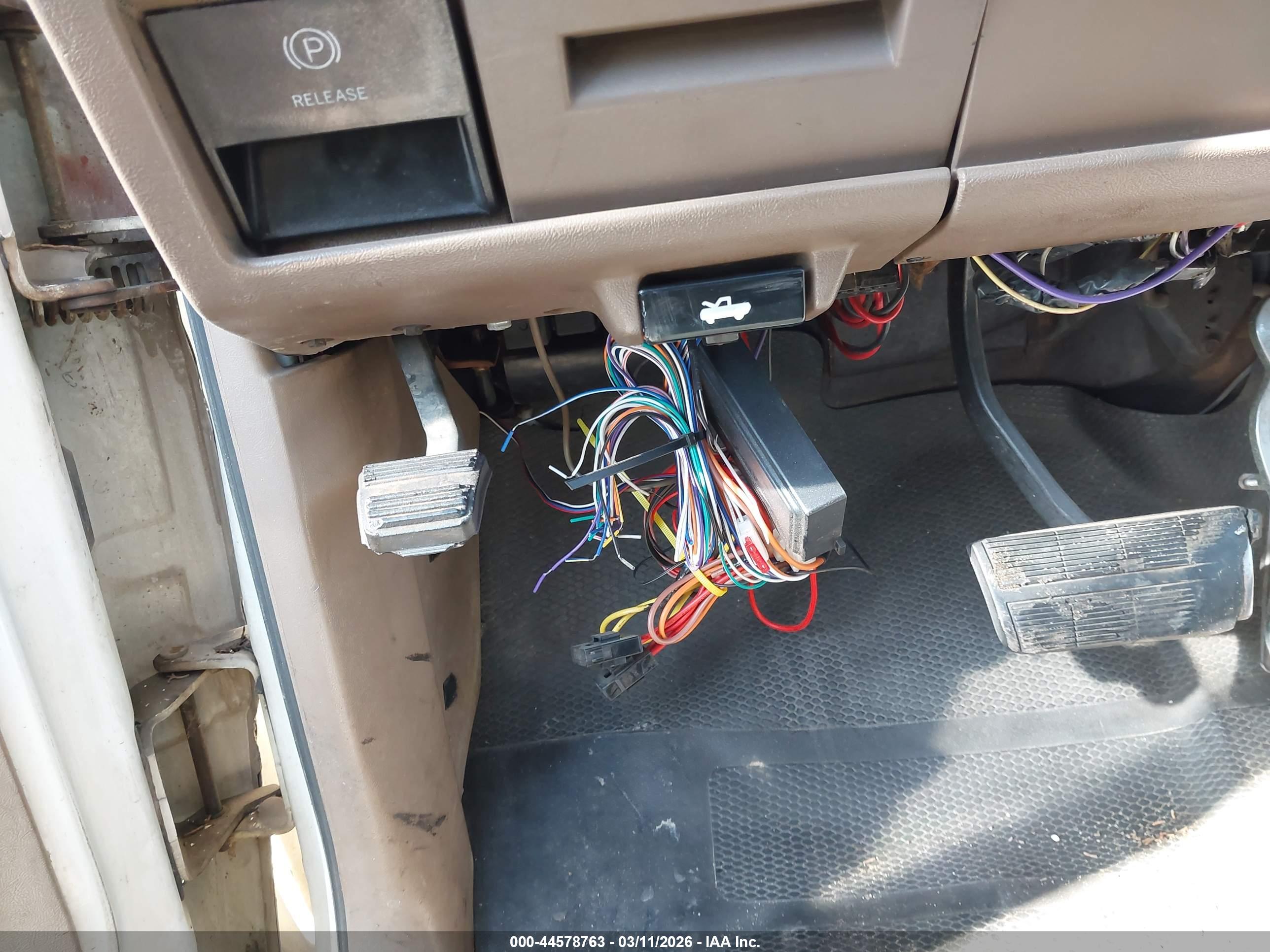 GMC SIERRA image 6