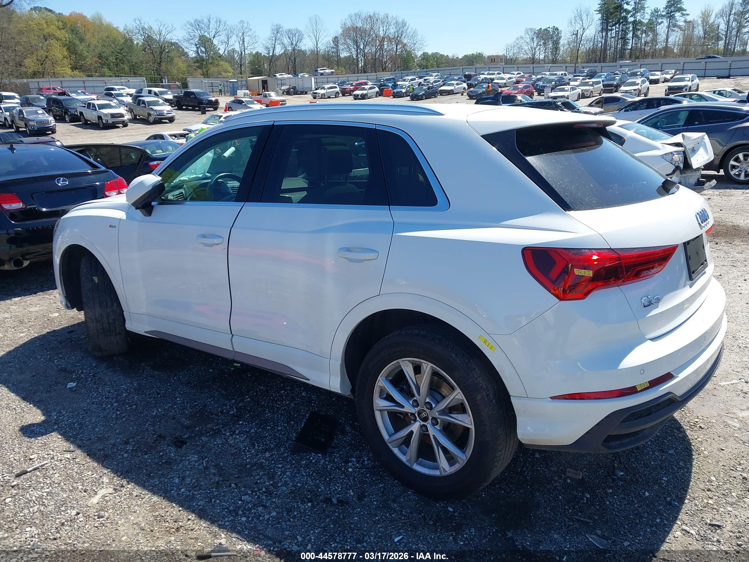 AUDI Q3 image 3