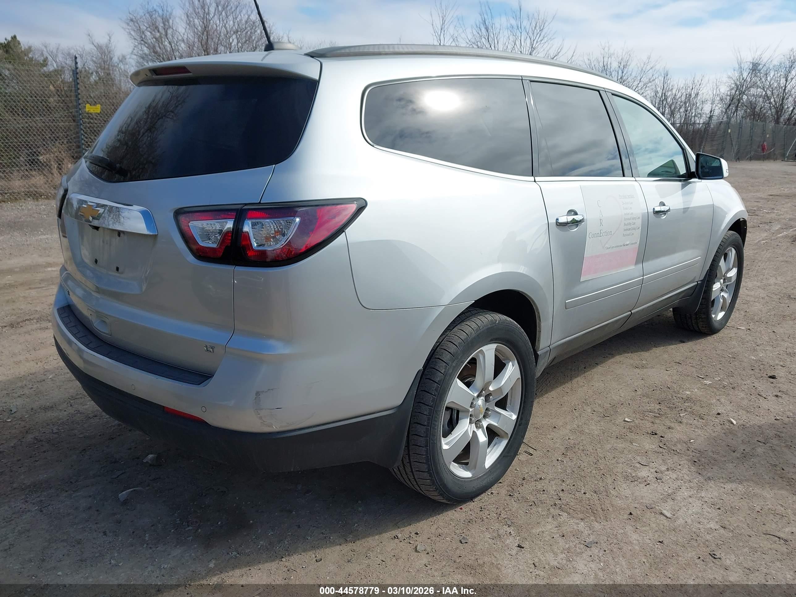CHEVROLET TRAVERSE image 4