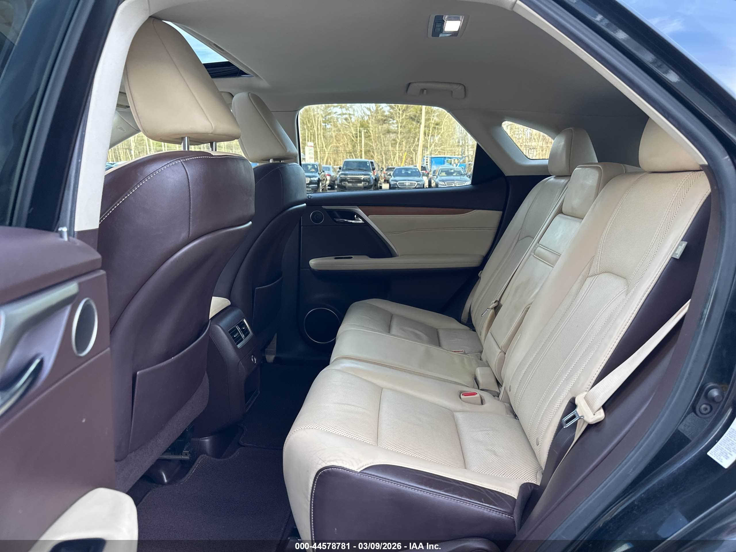 LEXUS RX image 8