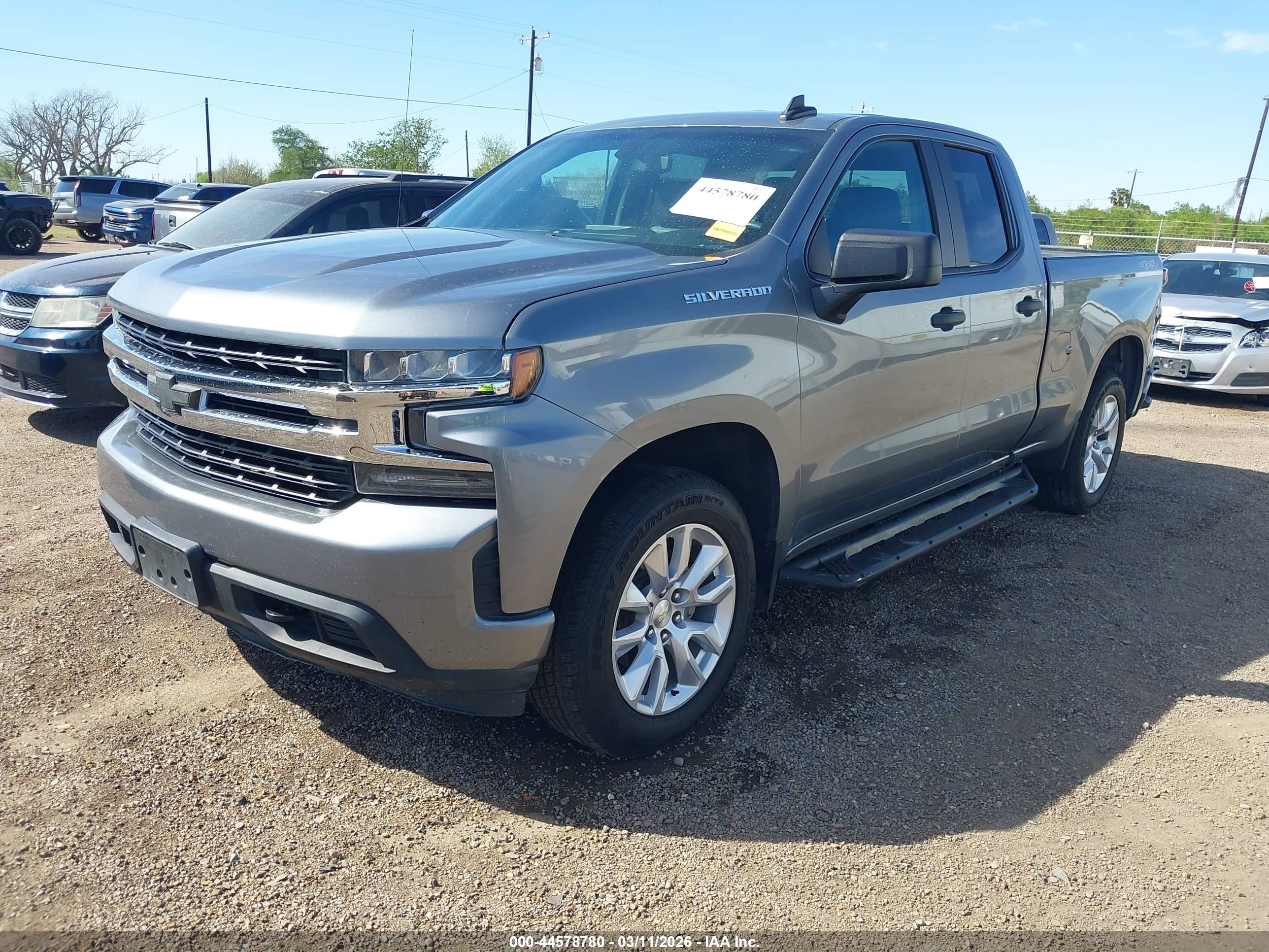 CHEVROLET SILVERADO image 2