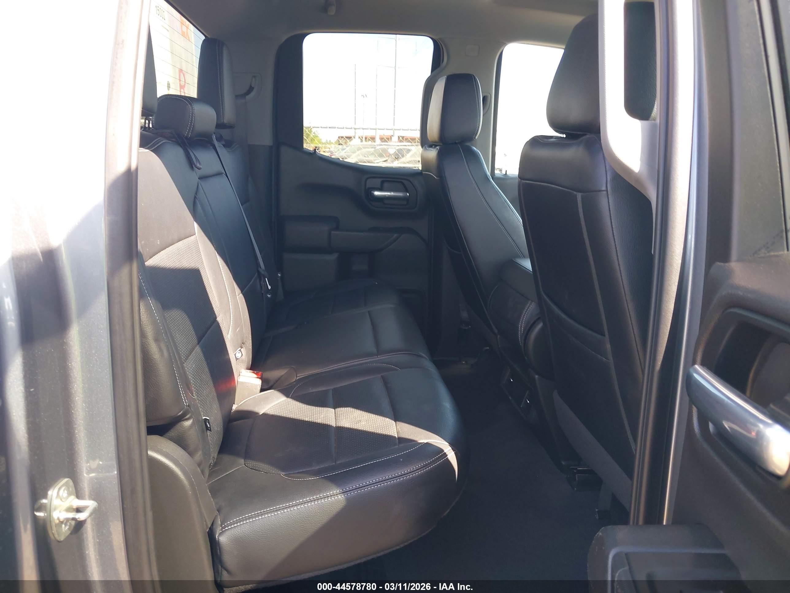 CHEVROLET SILVERADO image 8