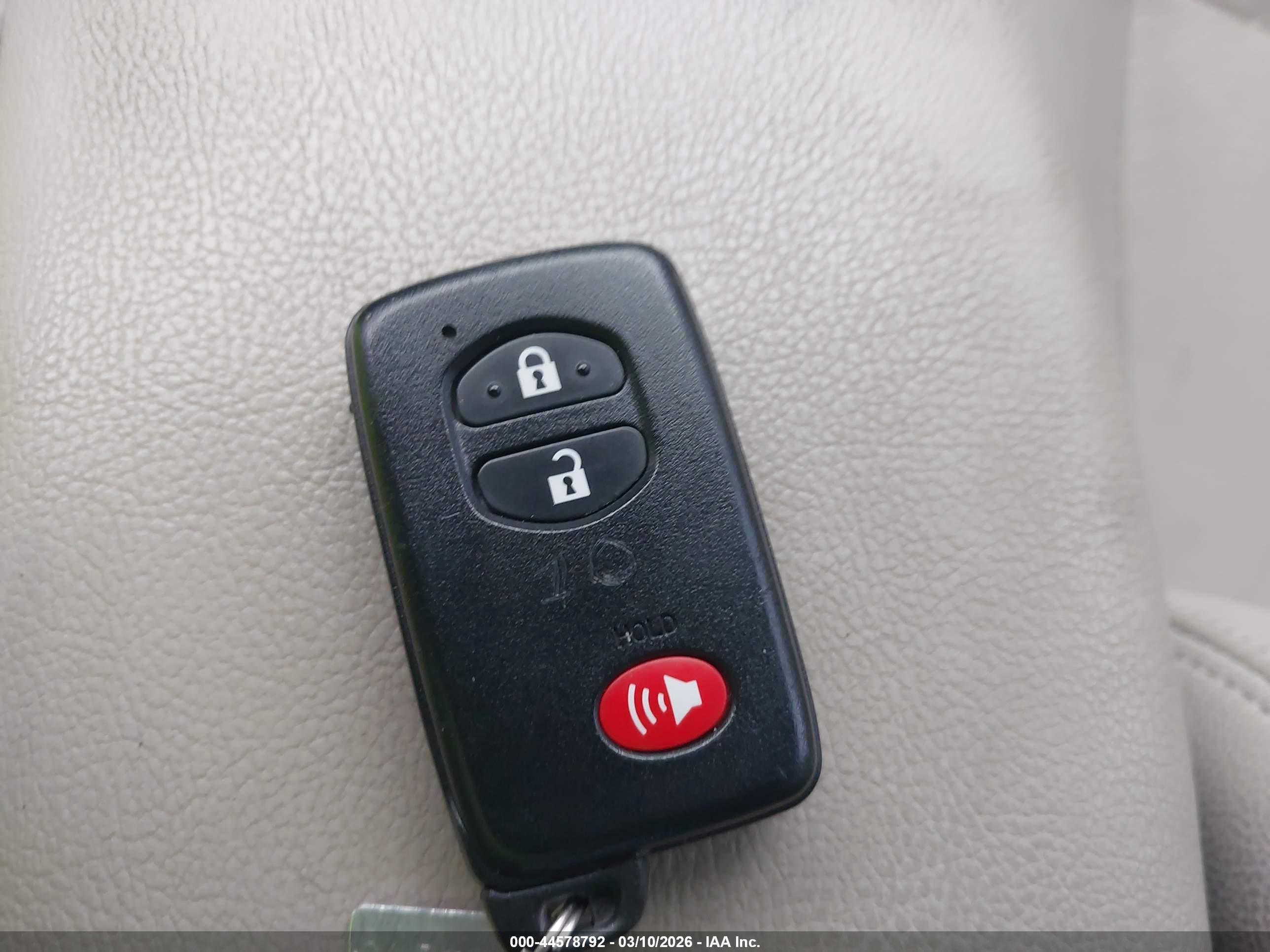 TOYOTA PRIUS image 11