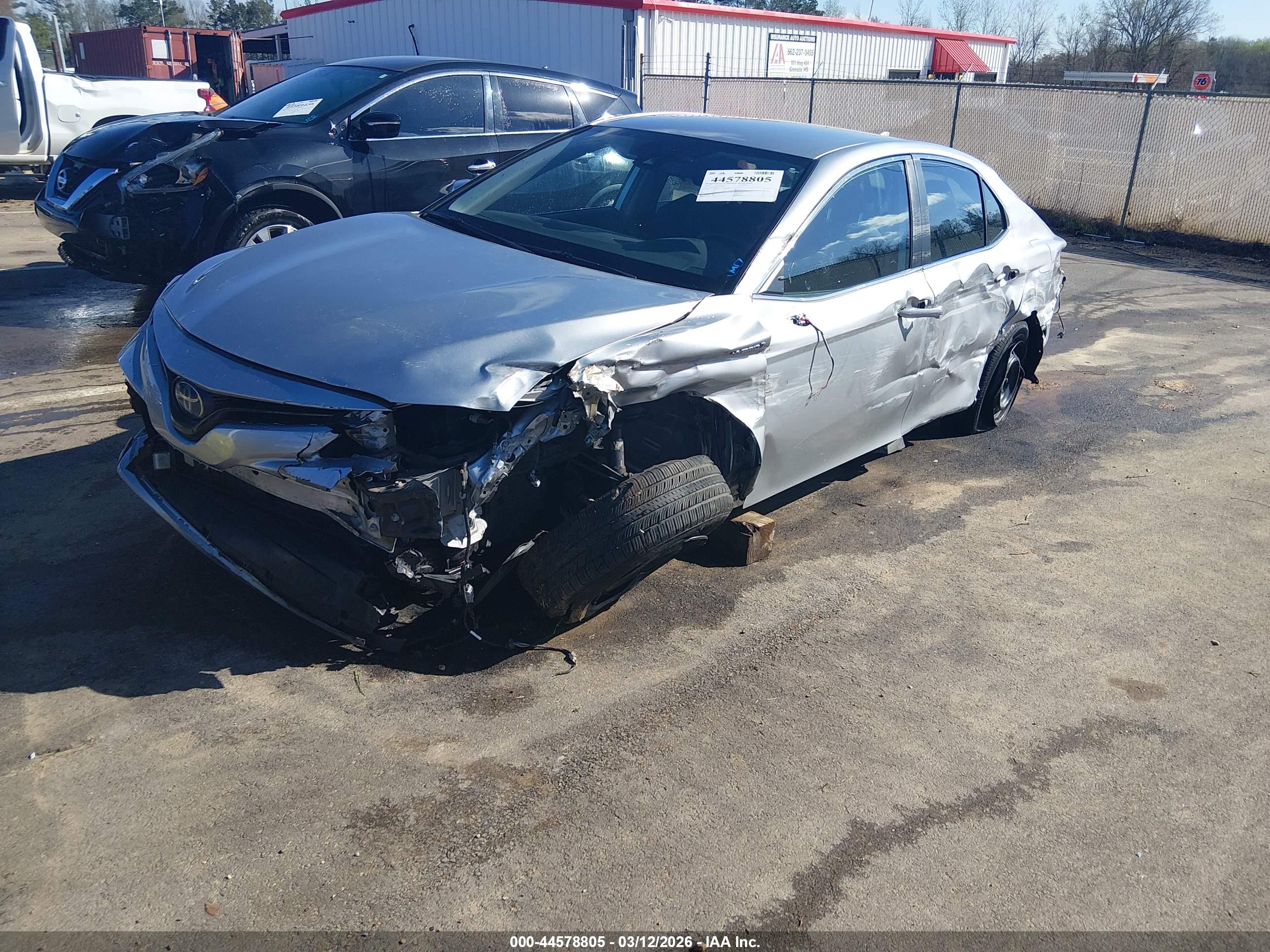 TOYOTA CAMRY image 2