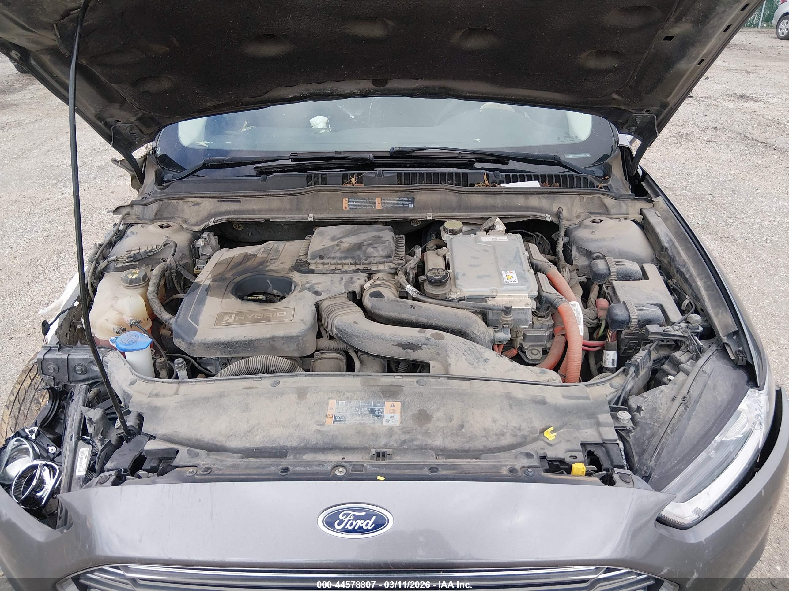 FORD FUSION image 10
