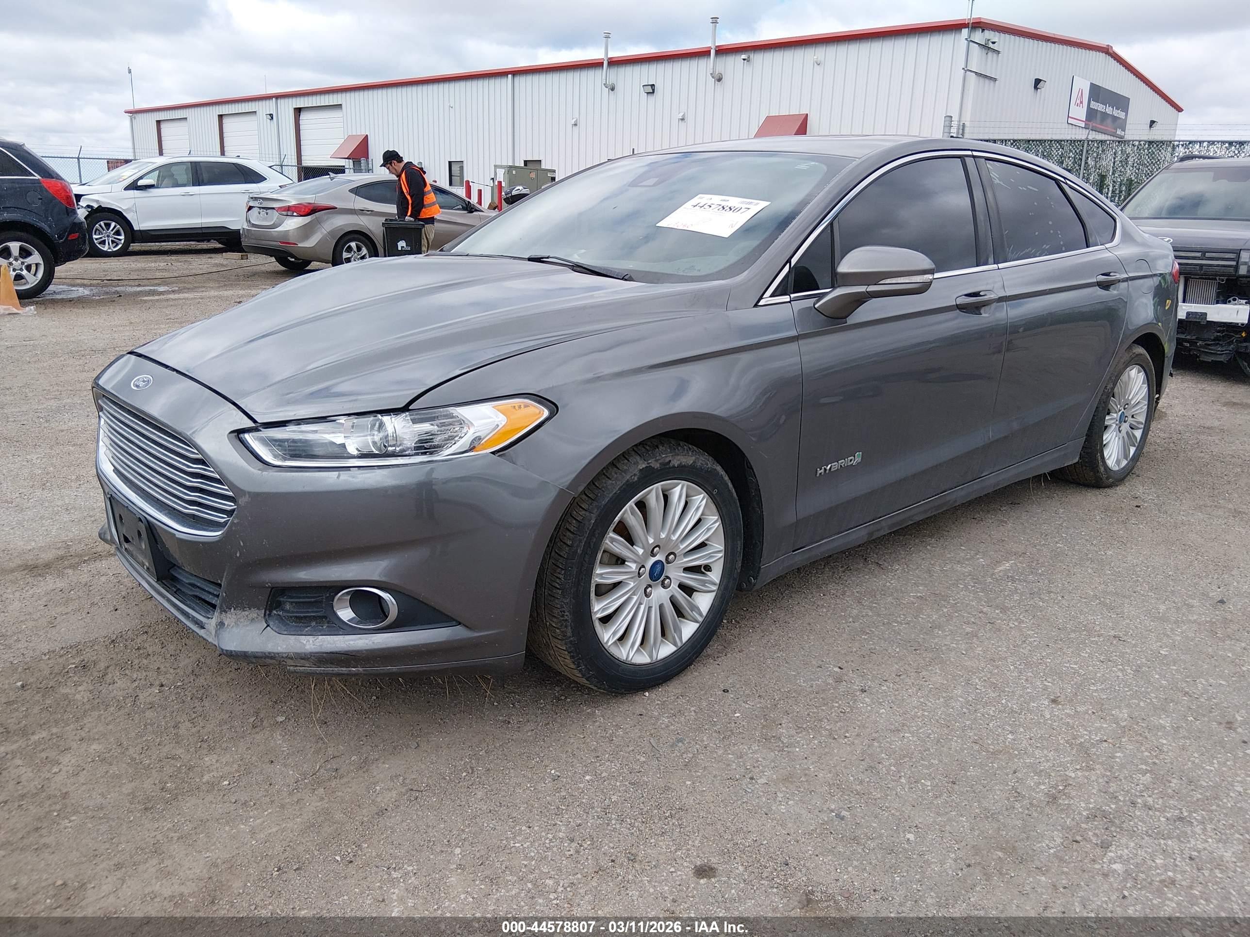 FORD FUSION image 2