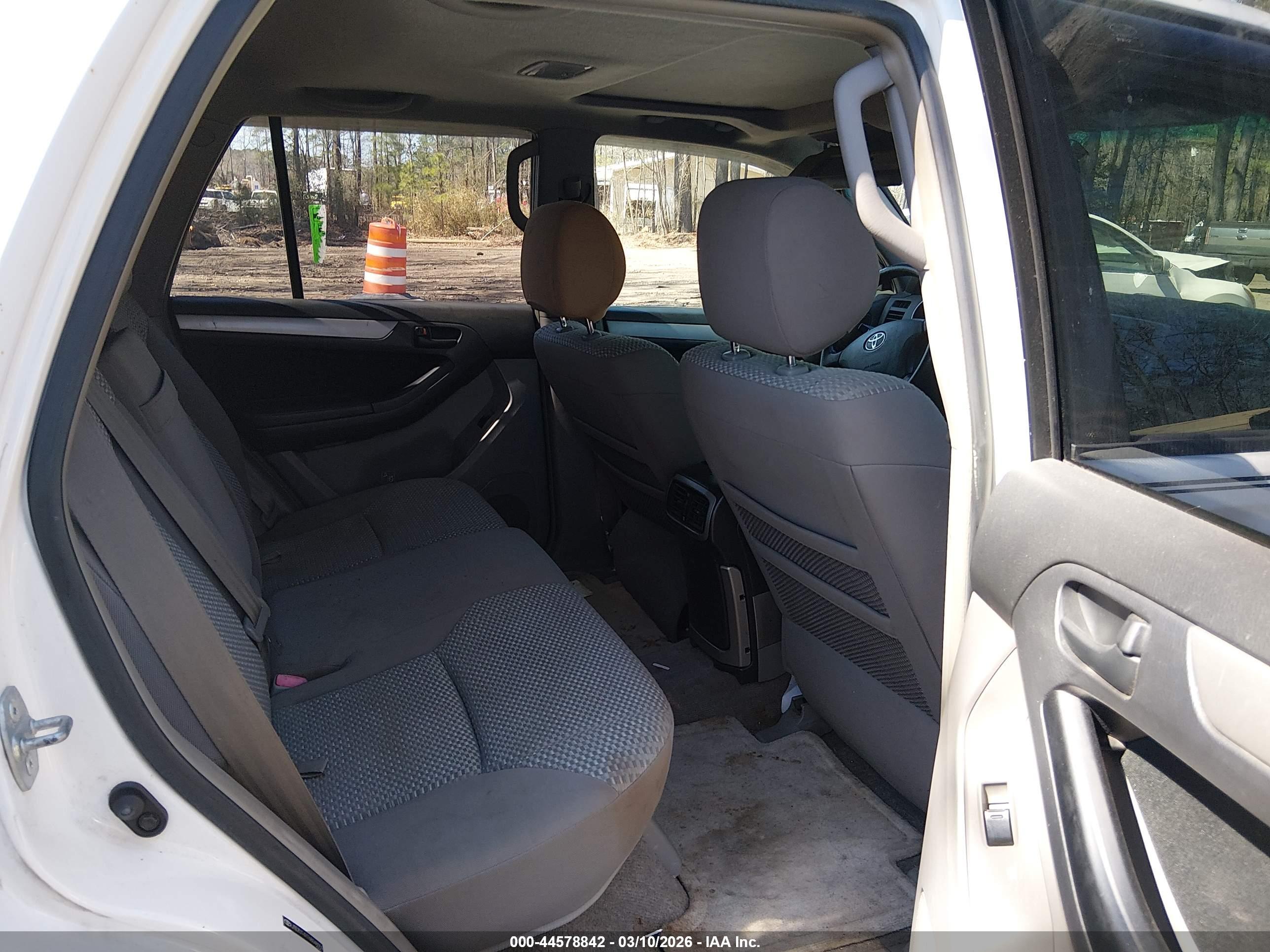 TOYOTA 4RUNNER image 8