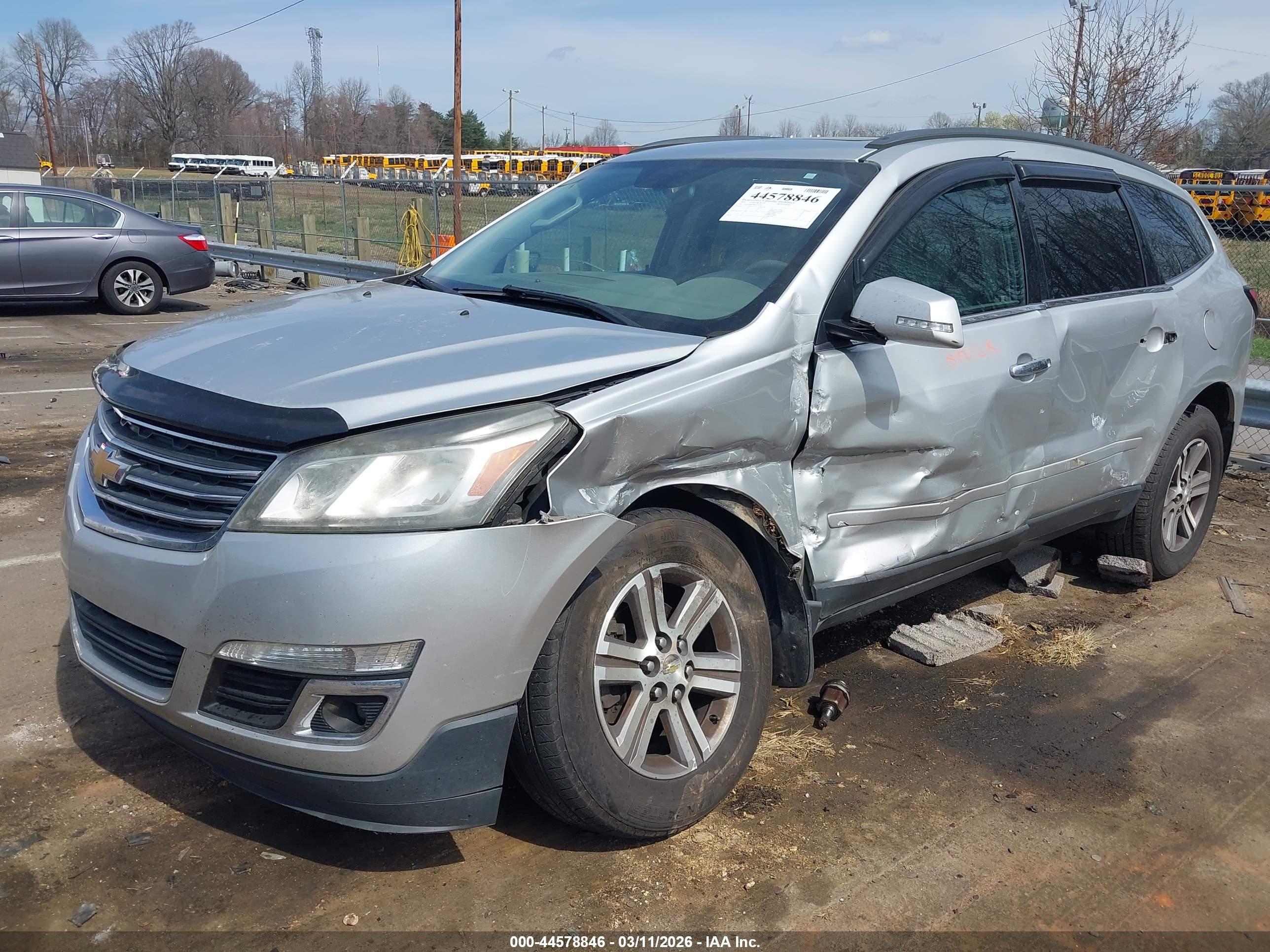 CHEVROLET TRAVERSE image 6