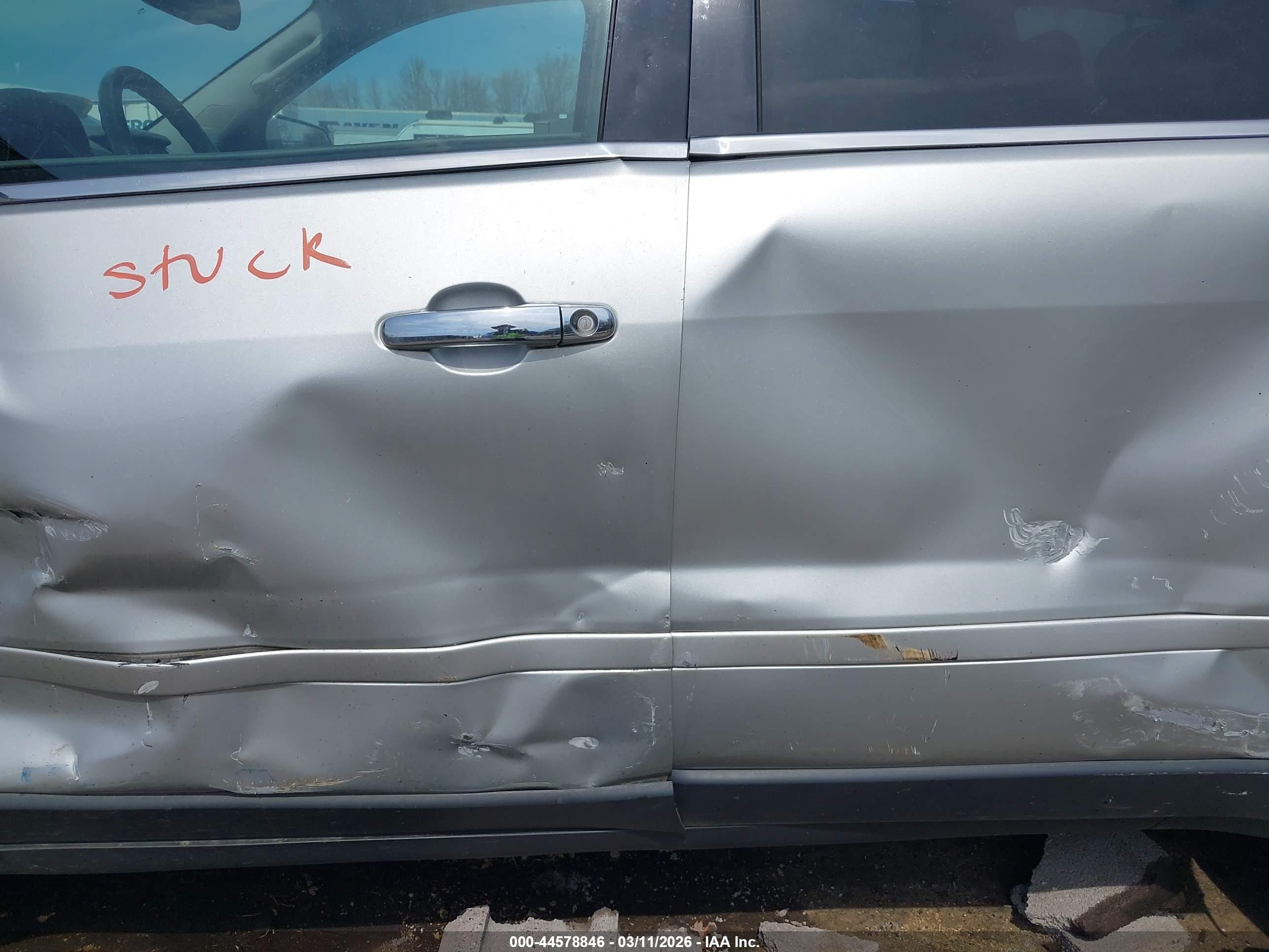CHEVROLET TRAVERSE image 9