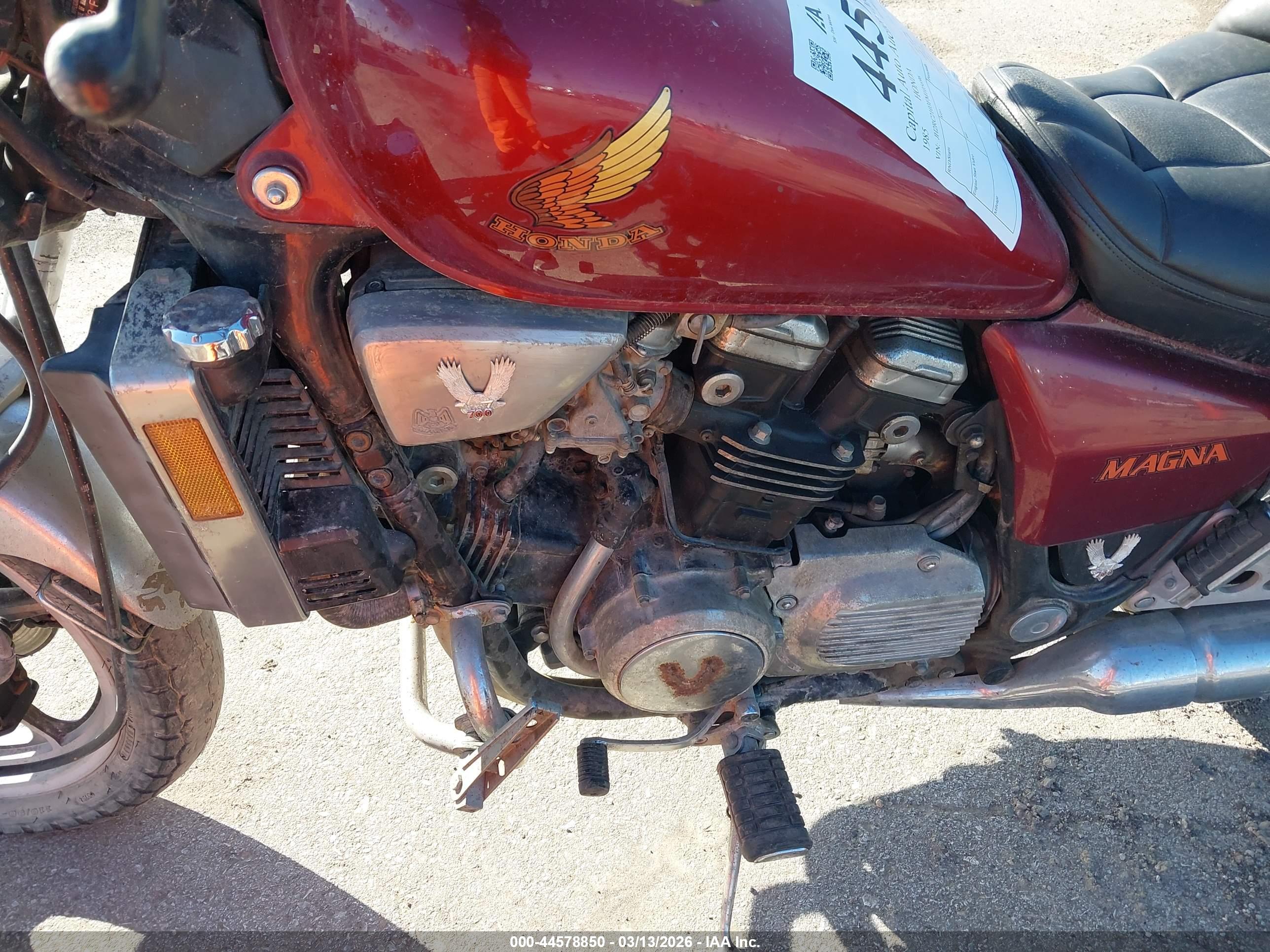HONDA VF700 image 9