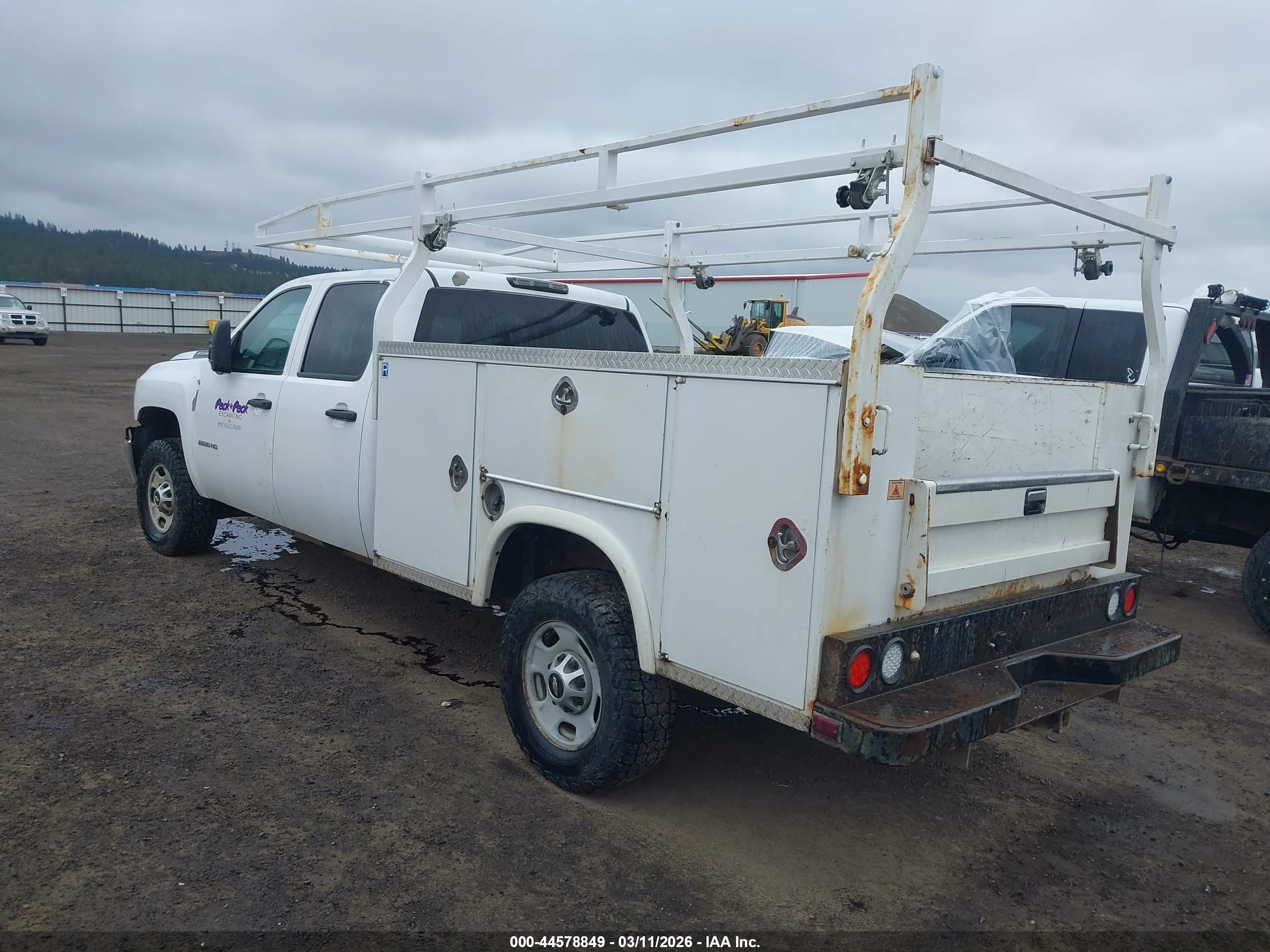 CHEVROLET SILVERADO image 3