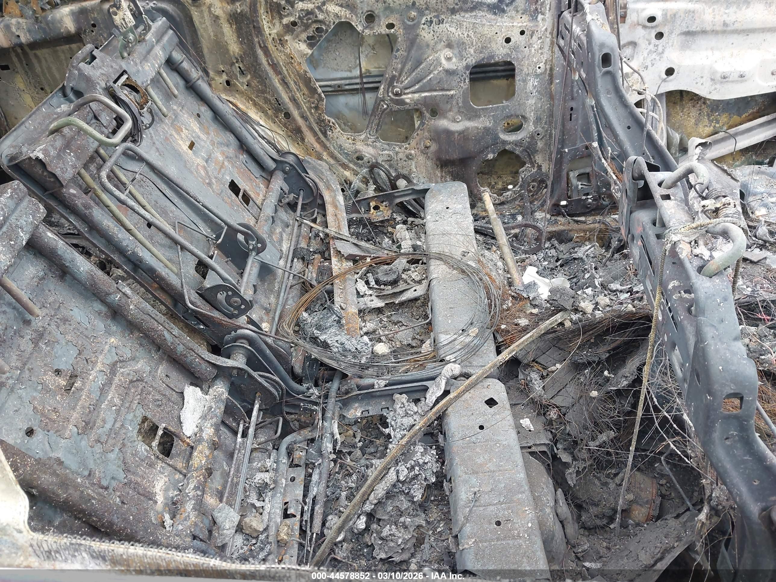 FORD ESCAPE image 8
