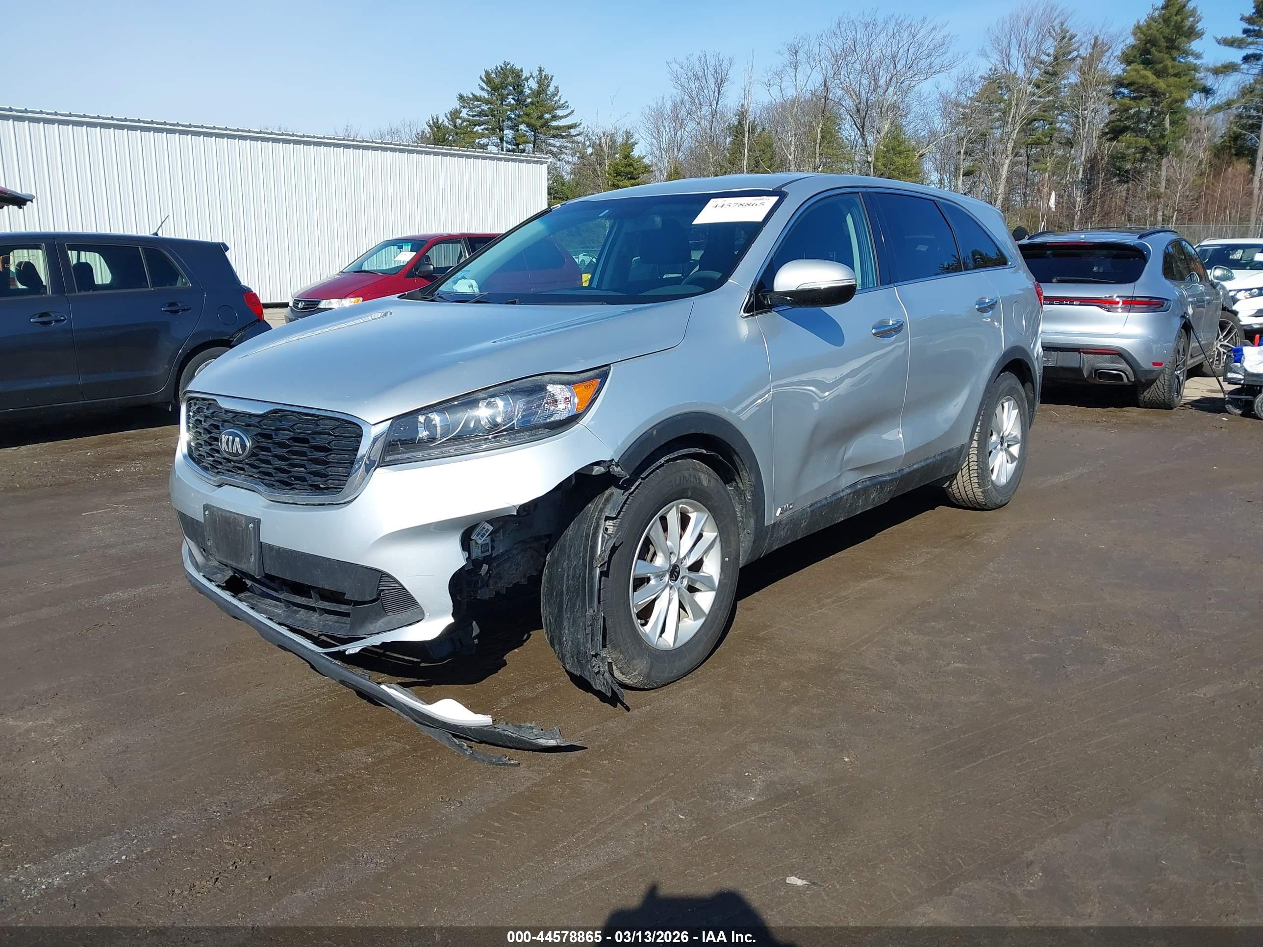 KIA SORENTO image 2
