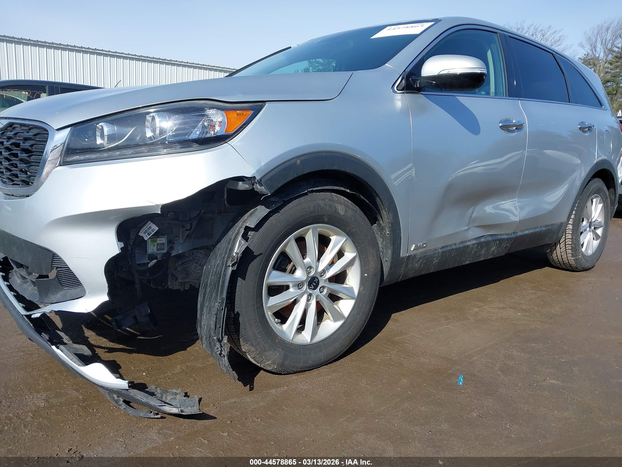 KIA SORENTO image 6