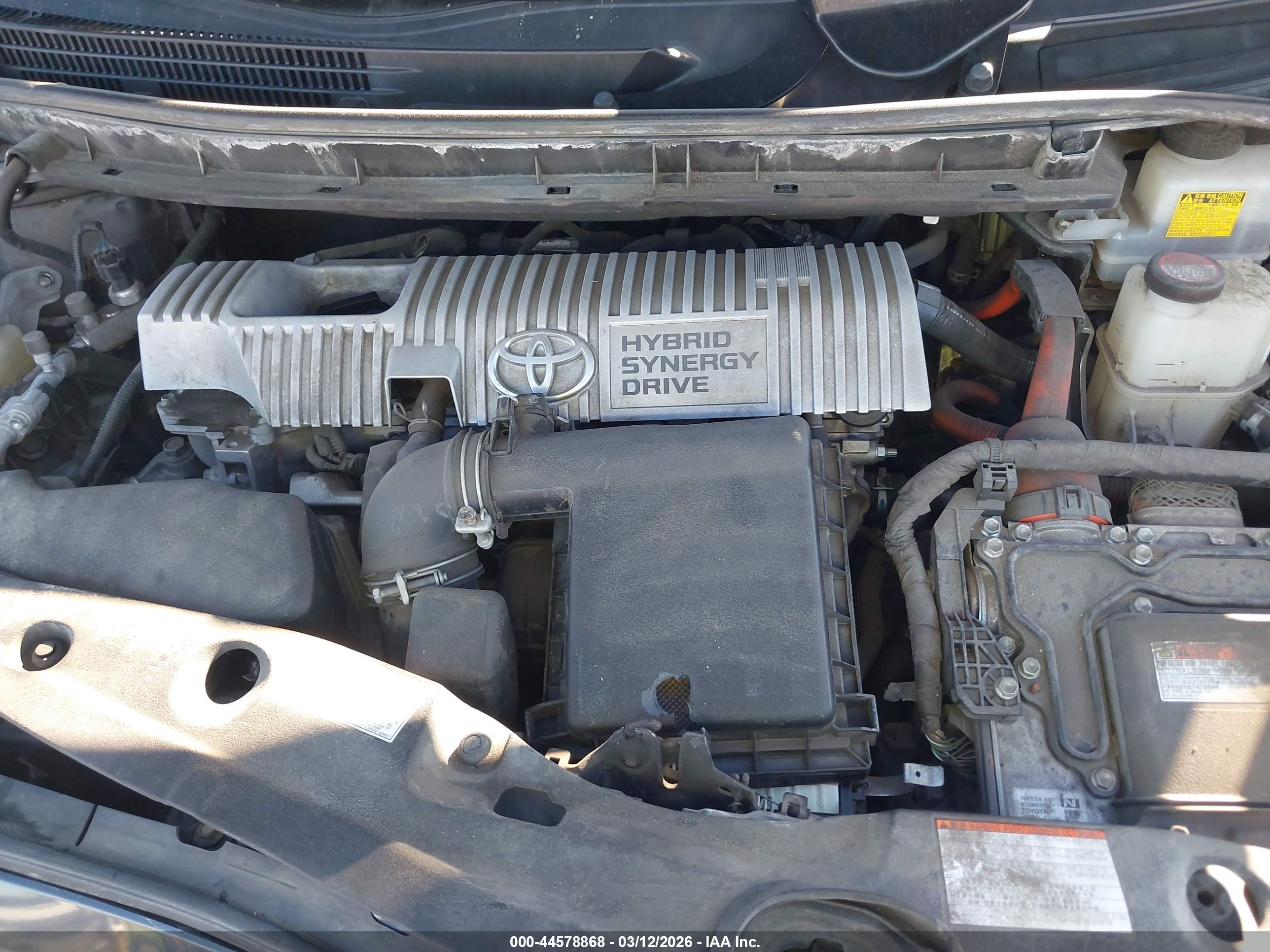 TOYOTA PRIUS image 10