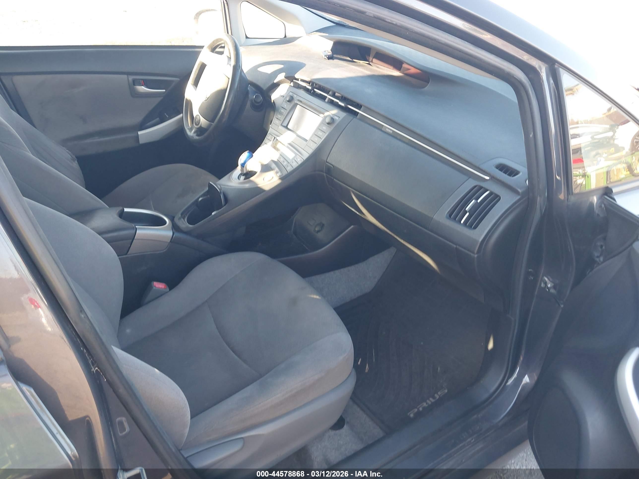 TOYOTA PRIUS image 5