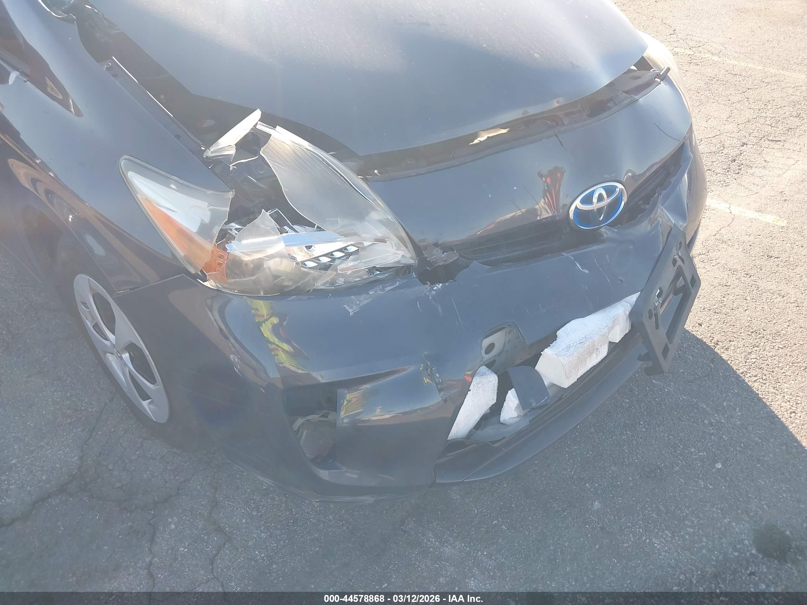 TOYOTA PRIUS image 6