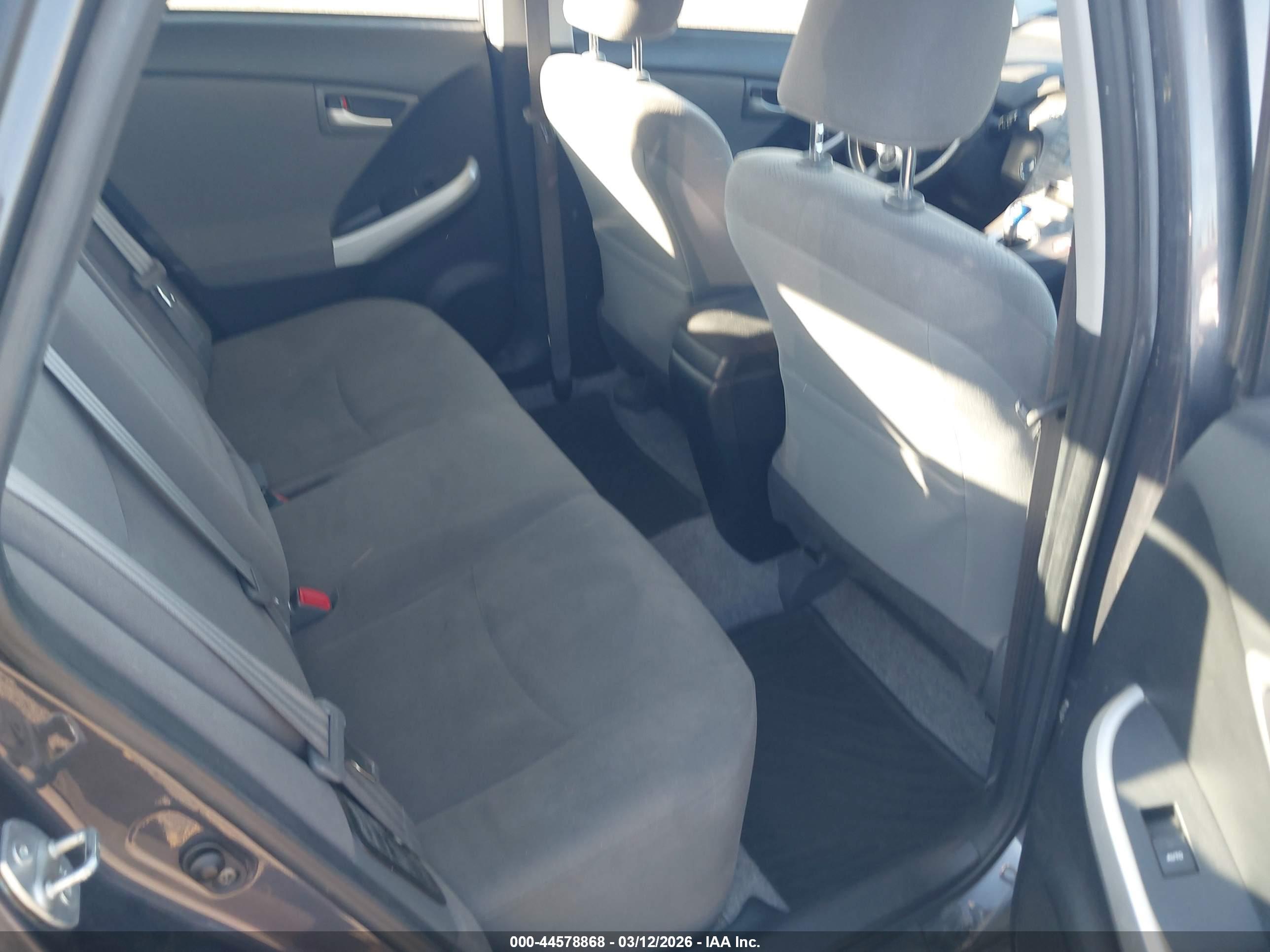 TOYOTA PRIUS image 8