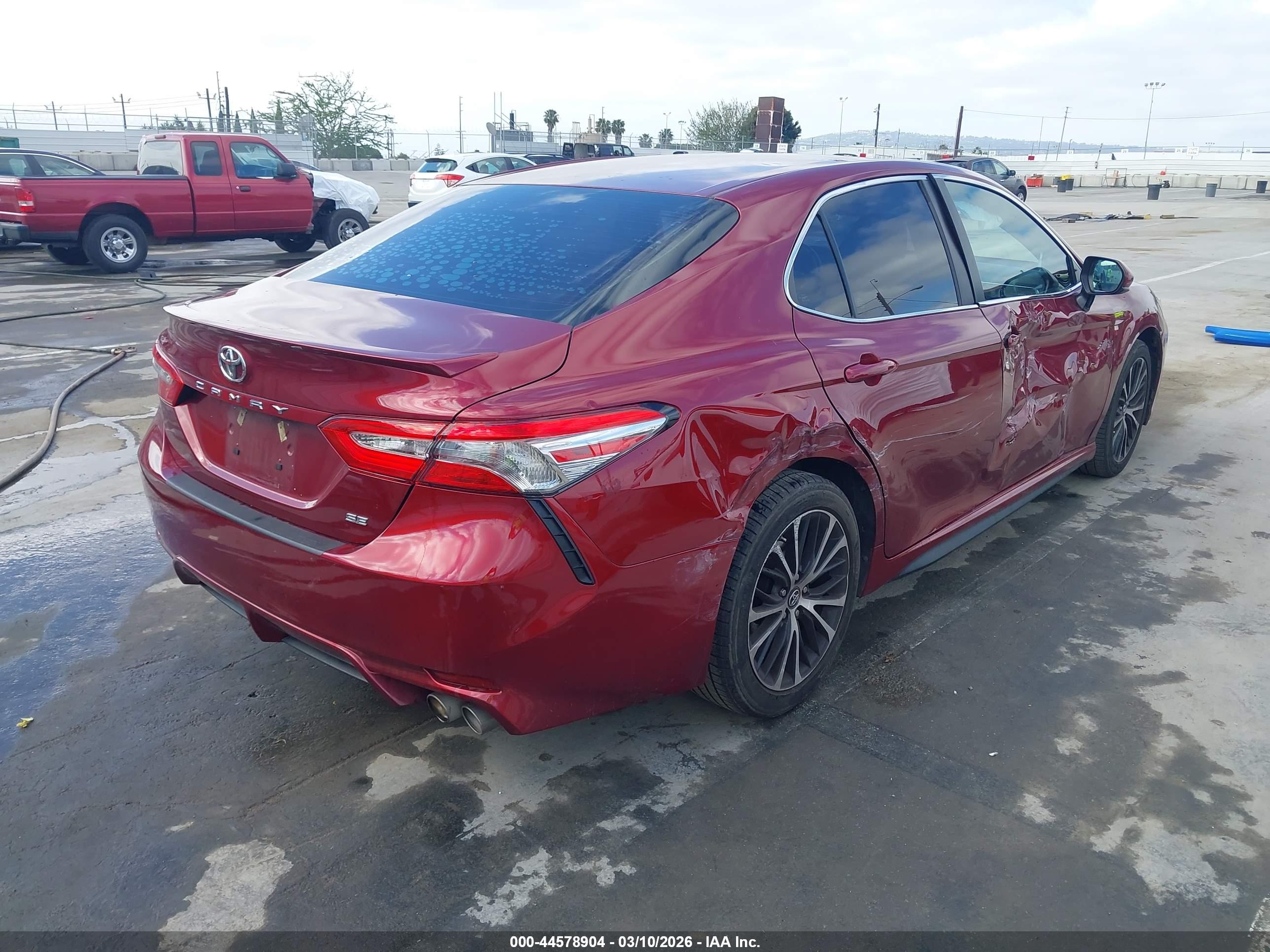 TOYOTA CAMRY image 4