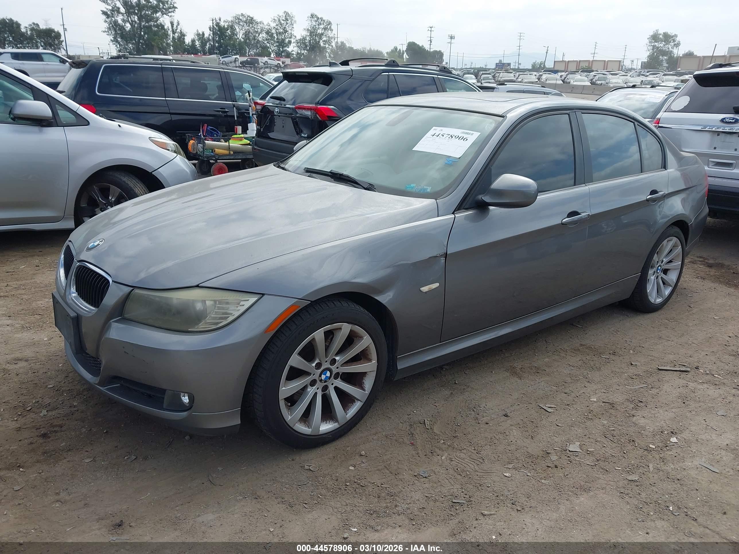 BMW 328I image 2