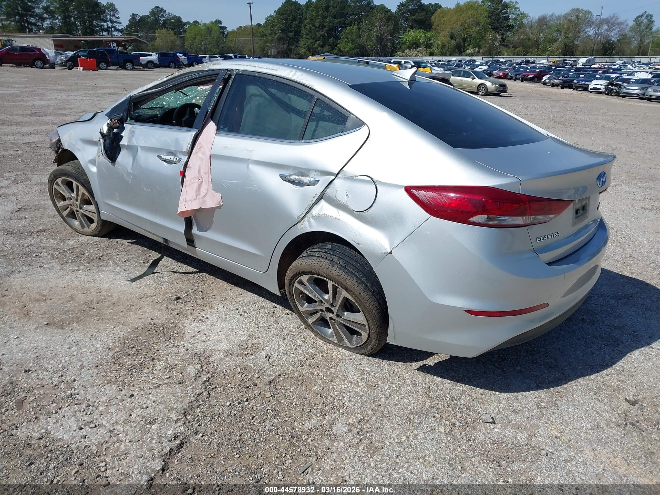 HYUNDAI ELANTRA image 3