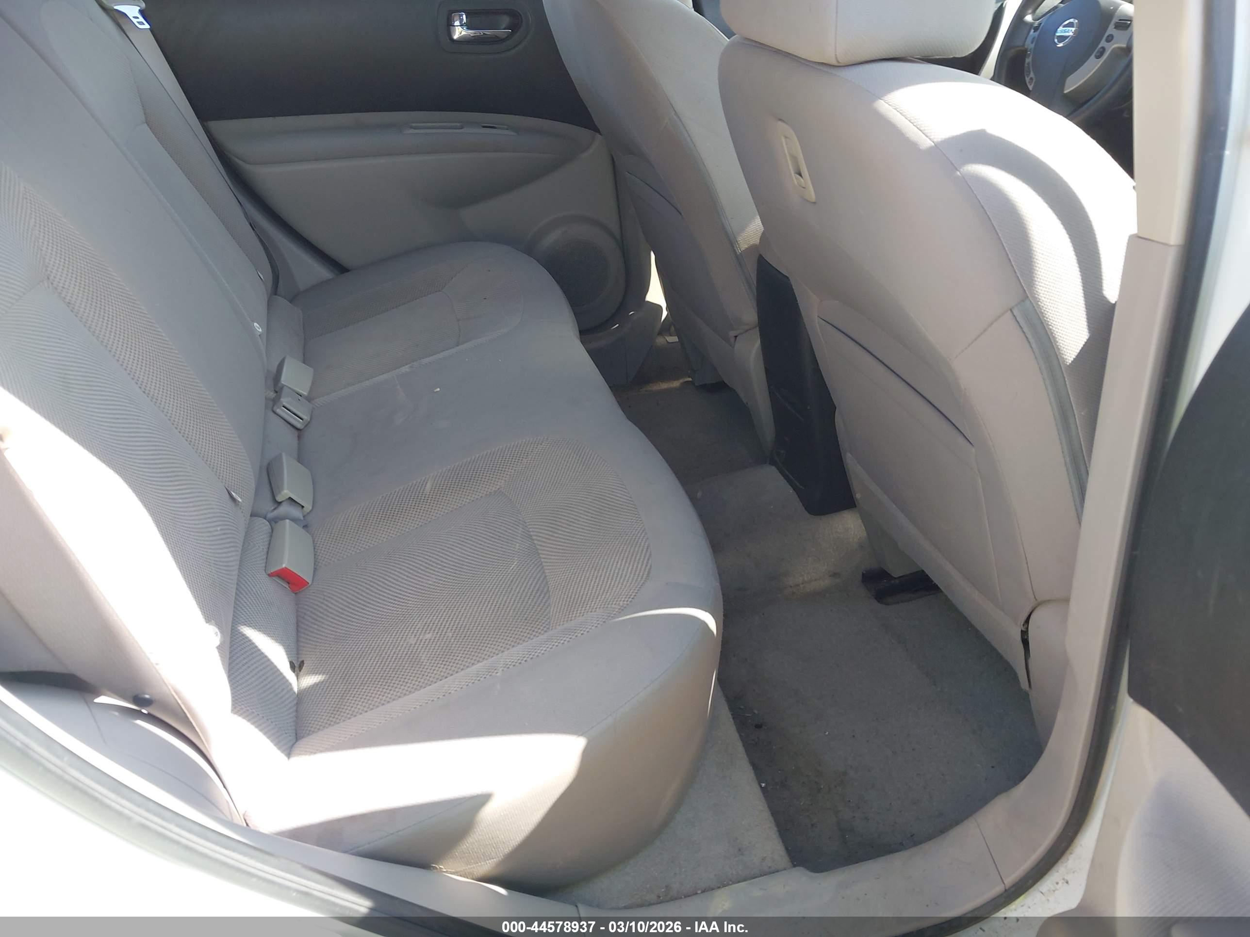NISSAN ROGUE image 8