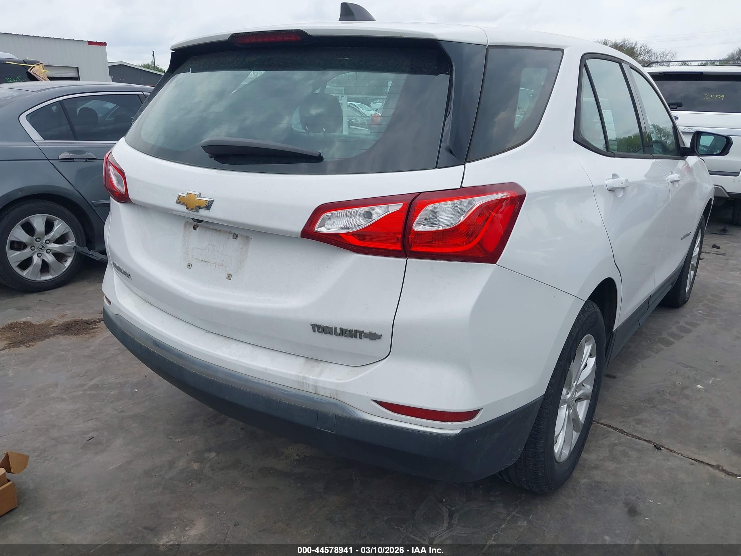 CHEVROLET EQUINOX image 4